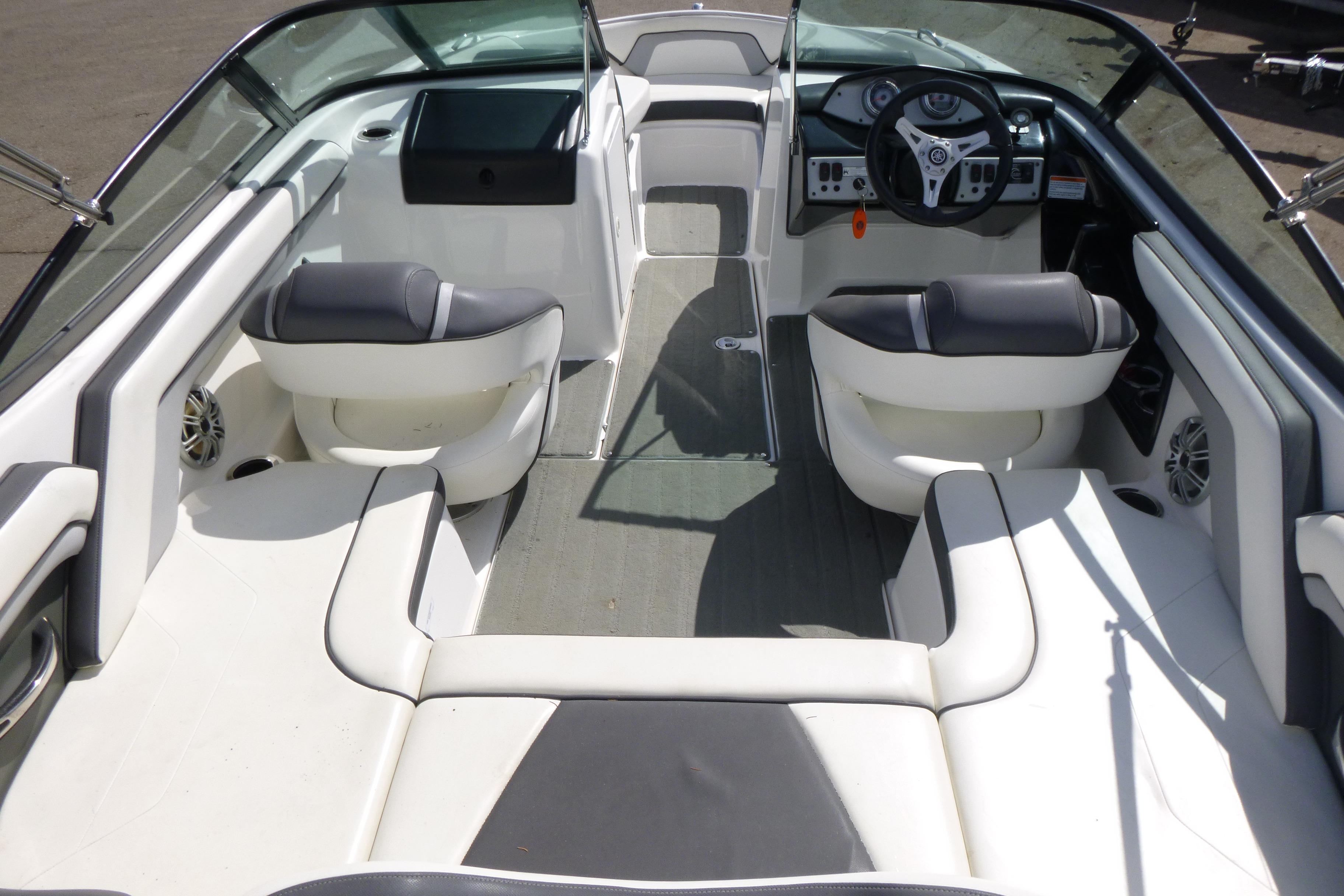2015 Yamaha Boats SX192 interior with sleek seating and modern dashboard design.
