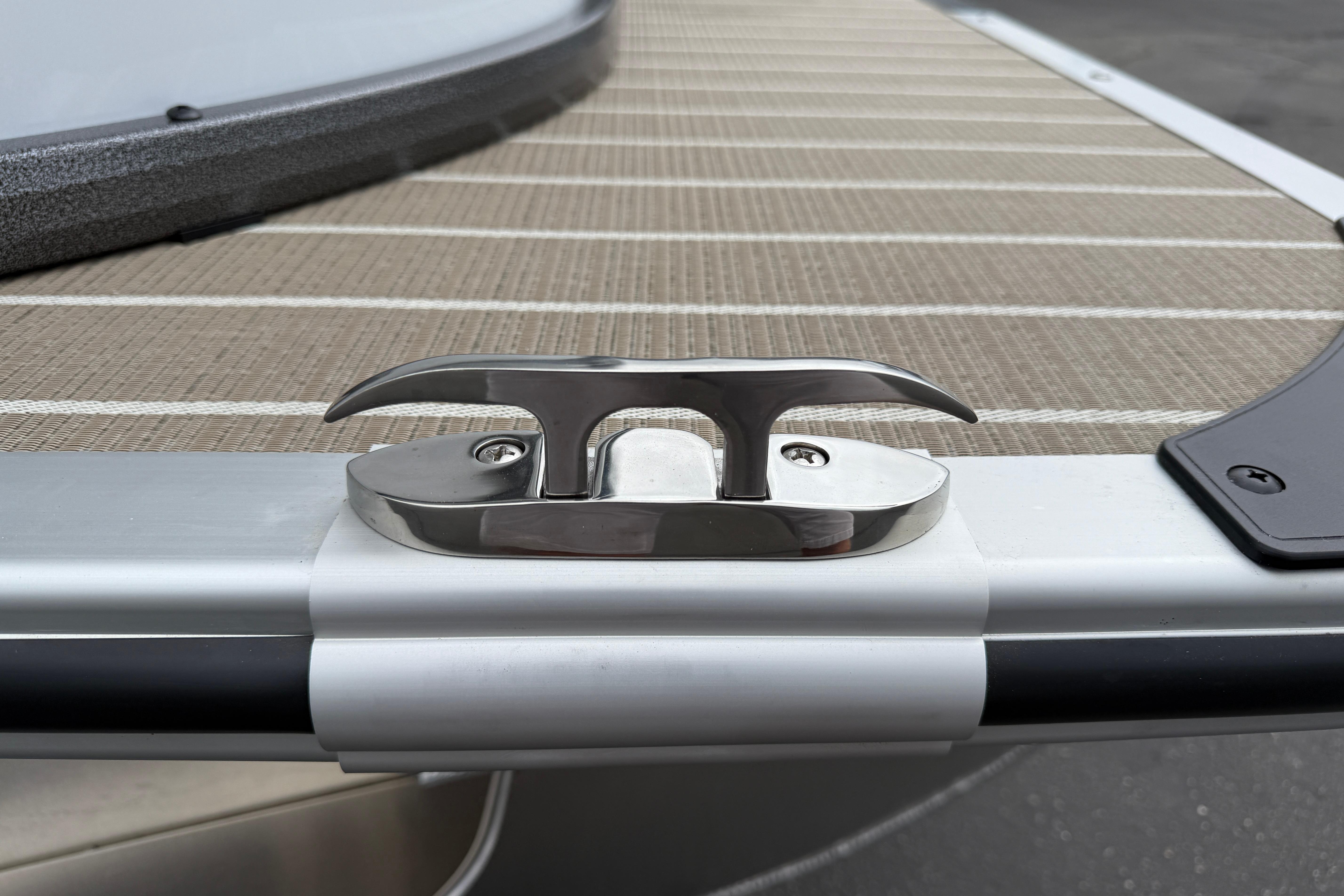 2026 Bentley Pontoons Elite 253 Admiral deck cleat detail, showcasing sleek design.