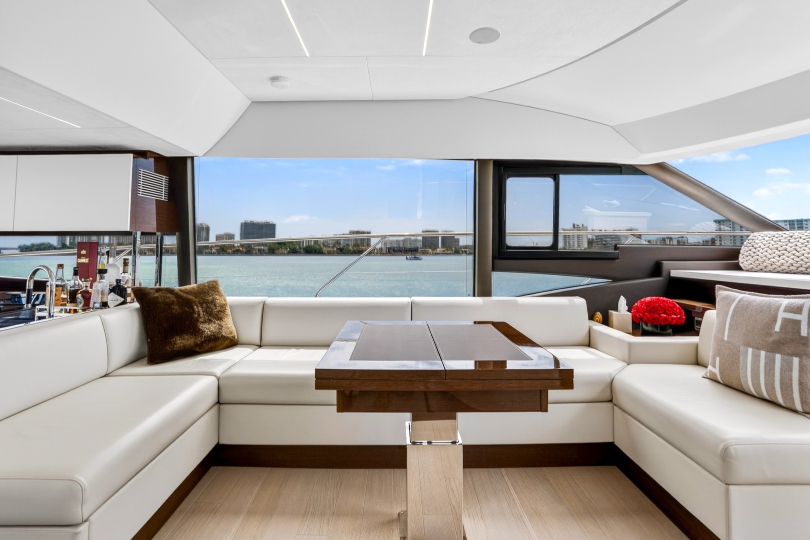 2023 Prestige 590 - Image 67