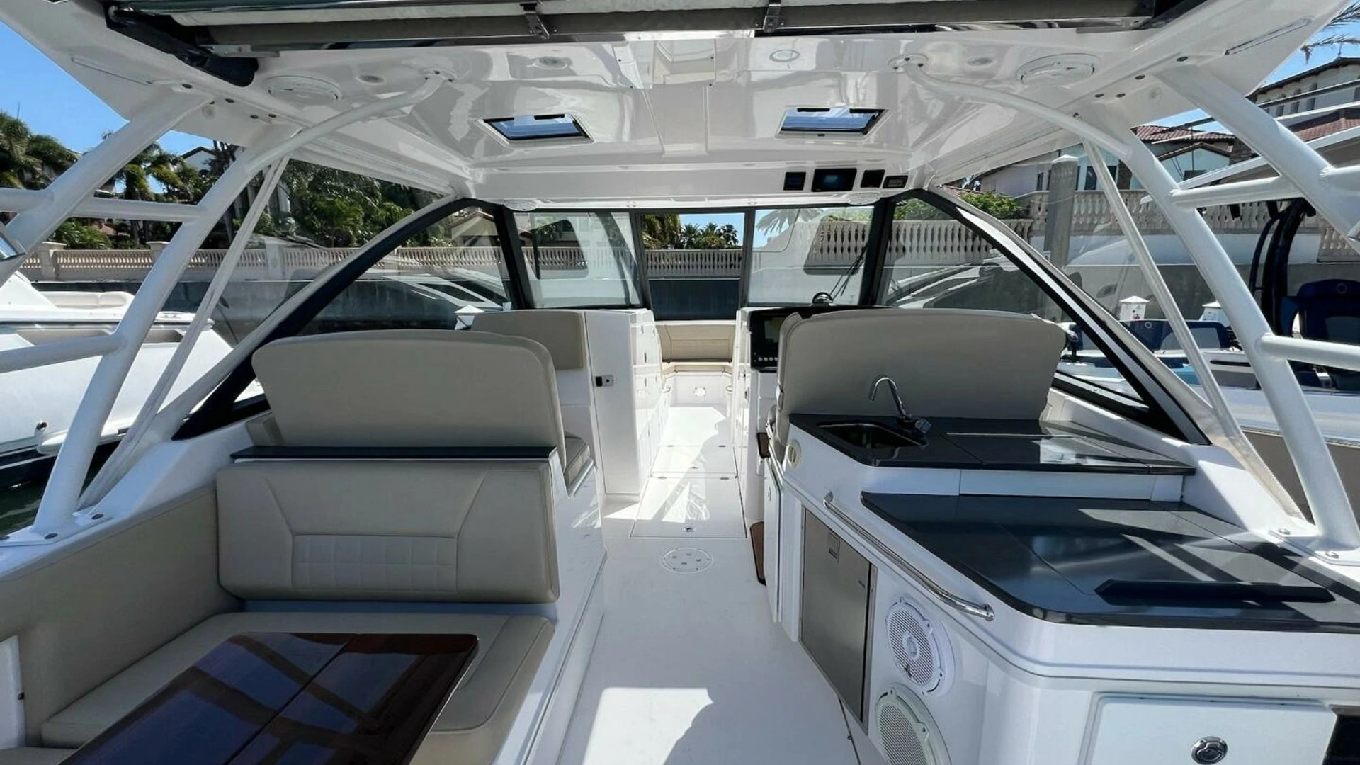 2019 Everglades 340 Dual Console - Image 15