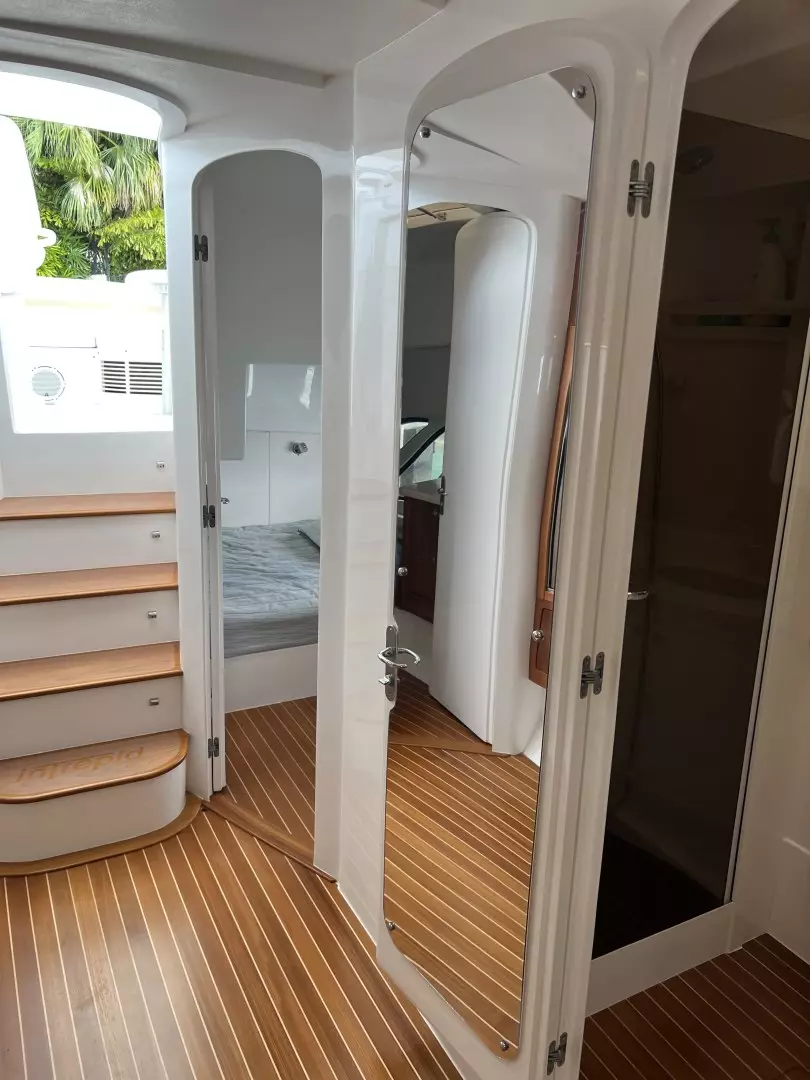 2019 Intrepid 475 Sport Yacht - Image 14