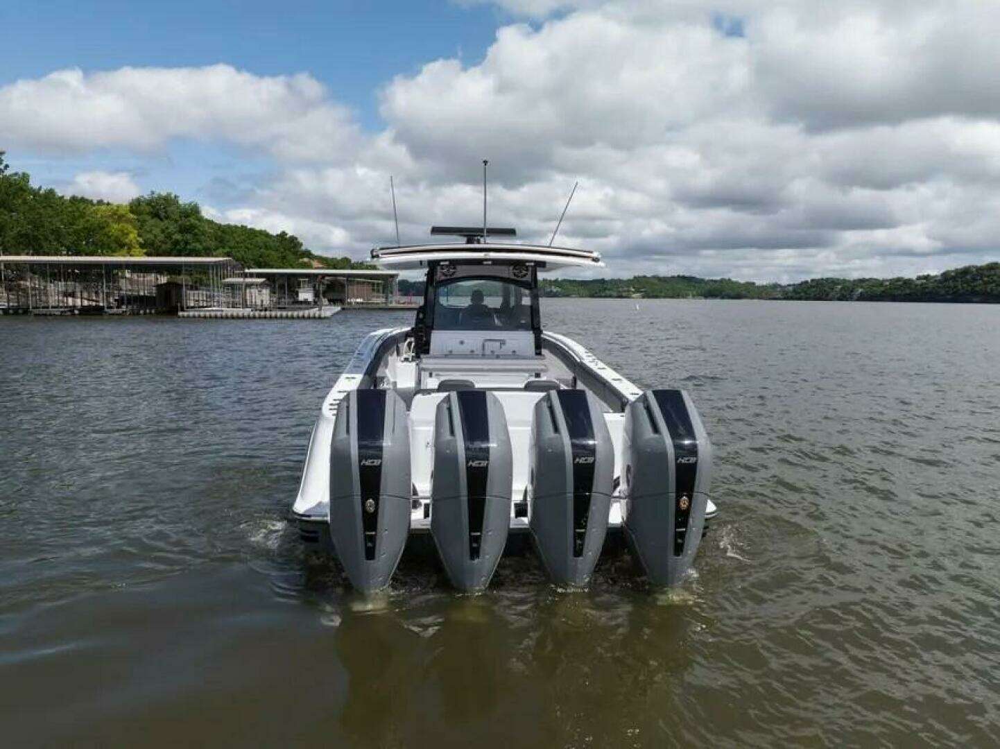 2024 HCB 42 Lujo - Image 10