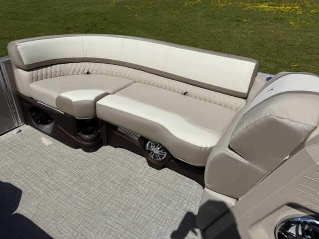 2025 Tahoe 2385 CASCADE CRUISE REAR BENCH - 23