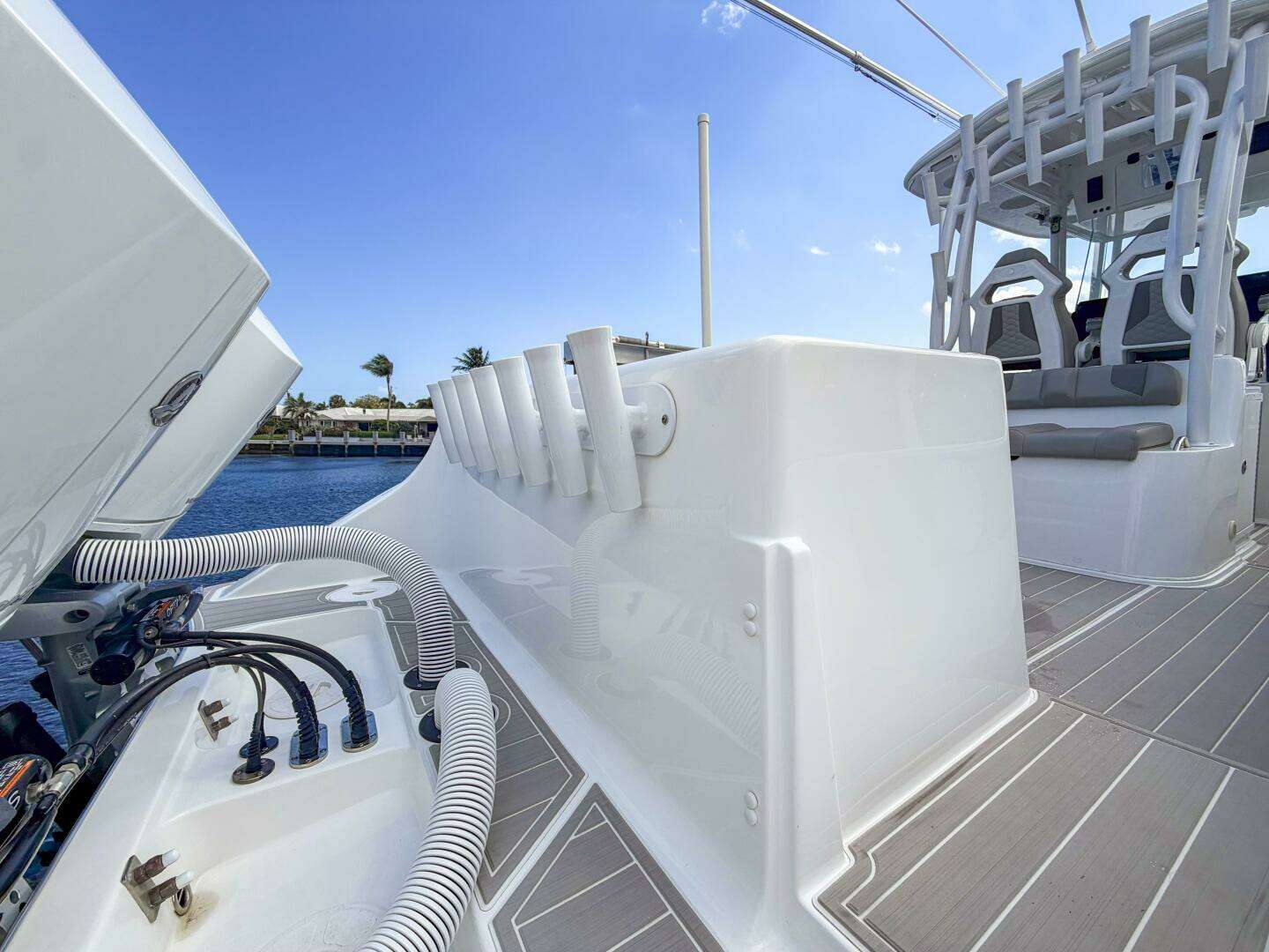 2024 Cape Horn 34 XS - Image 21