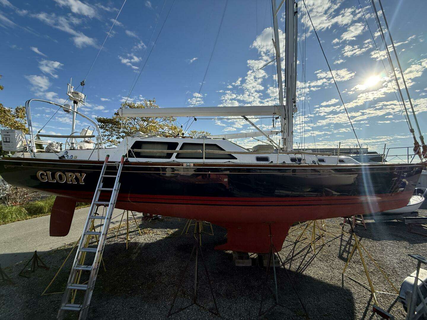 2011 Tartan 4700 - Image 6