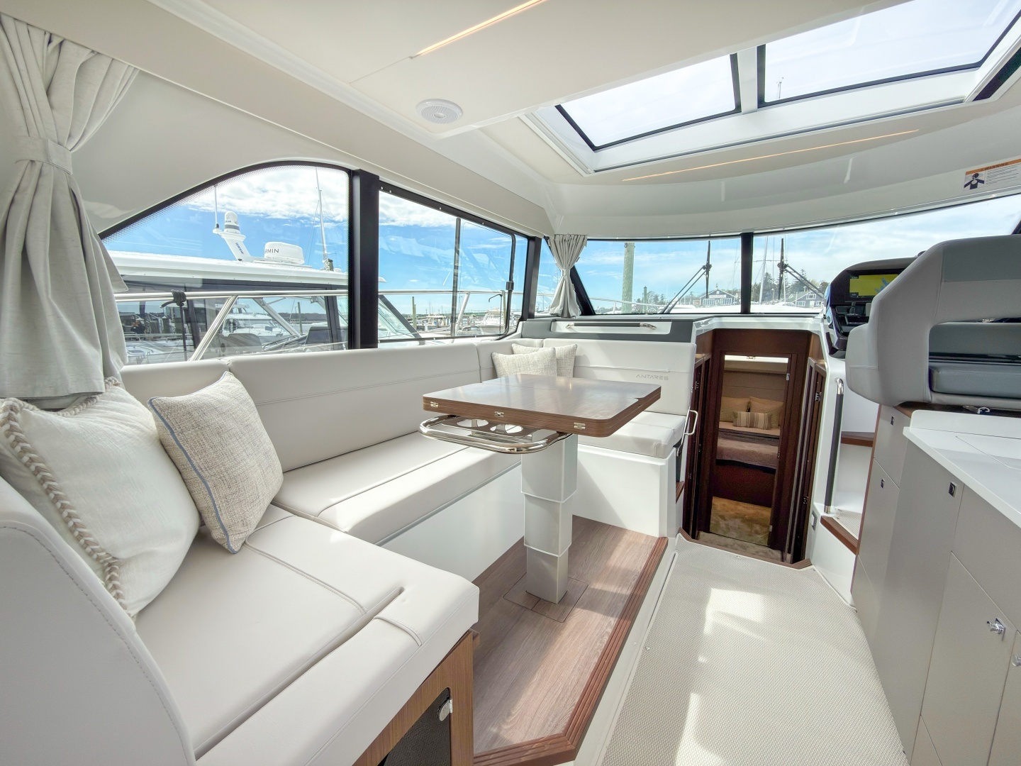 2026 Beneteau Antares 12 Coupe - Image 8