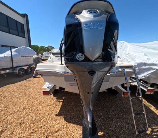 2026 Chaparral 23 SSi OB In Stock Trailer included - 6