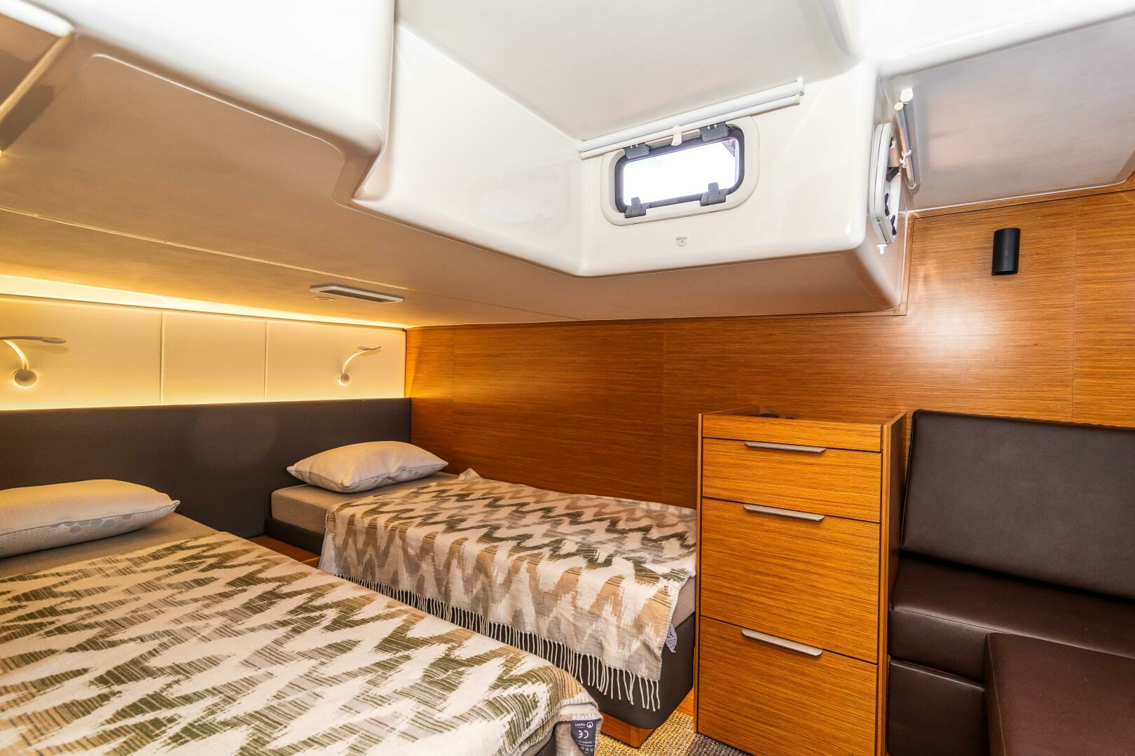 2016 Bavaria Bavaria Sport 400 HT - Image 7