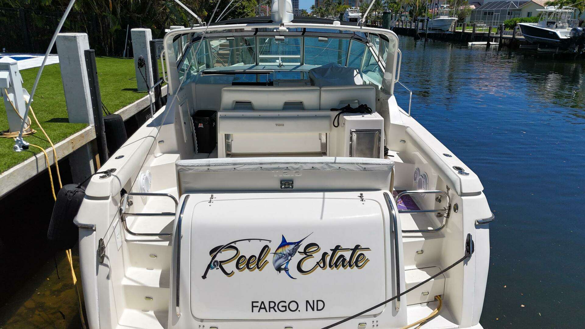 1998 Tiara Yachts 3500 Express - Image 17