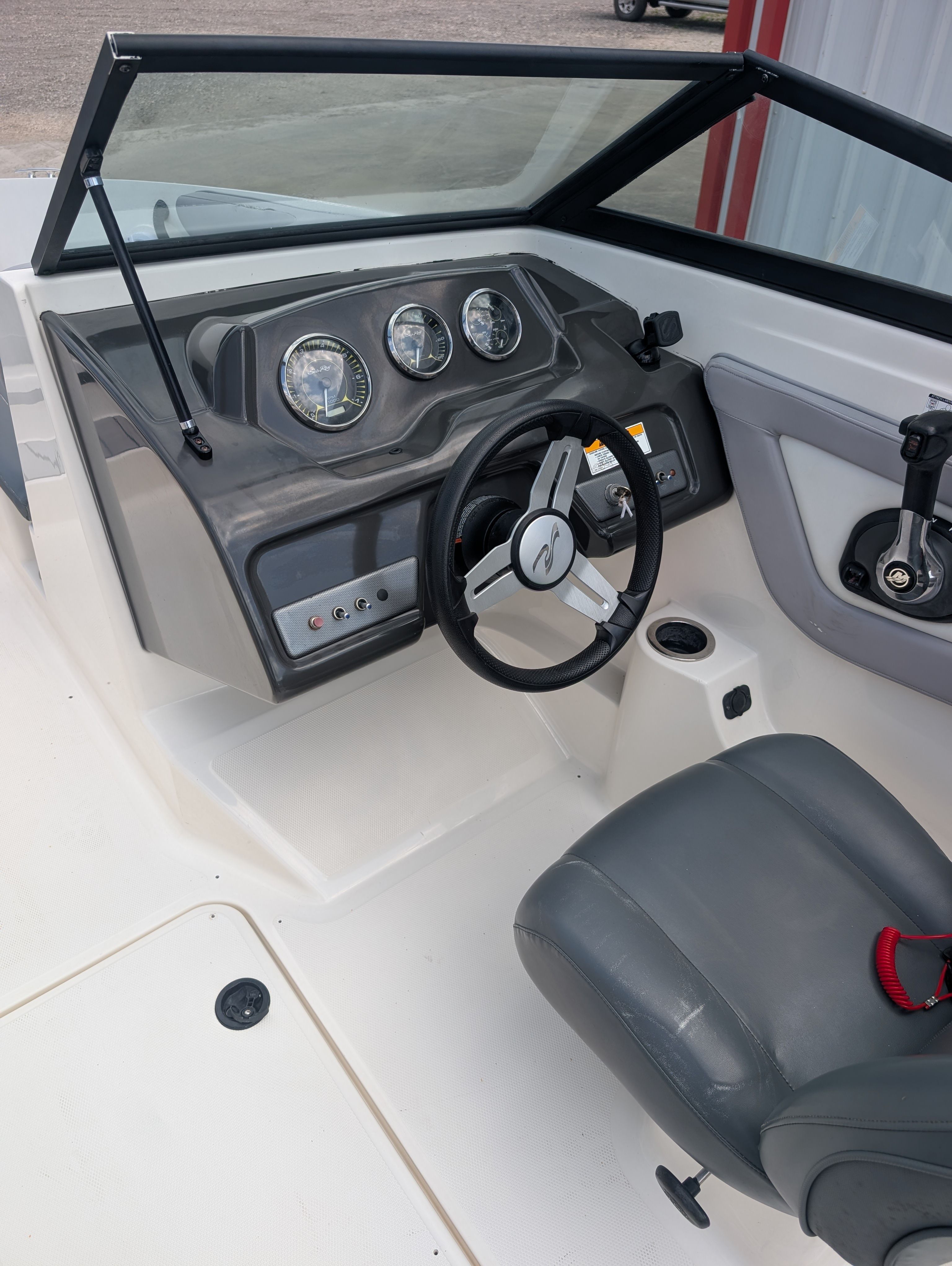 2016 SEA RAY 190 SPX - Image 18