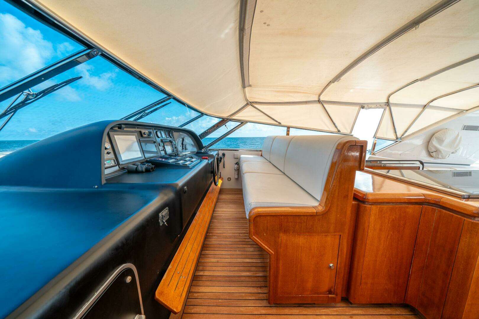 2001 Mangusta 80 - Image 22