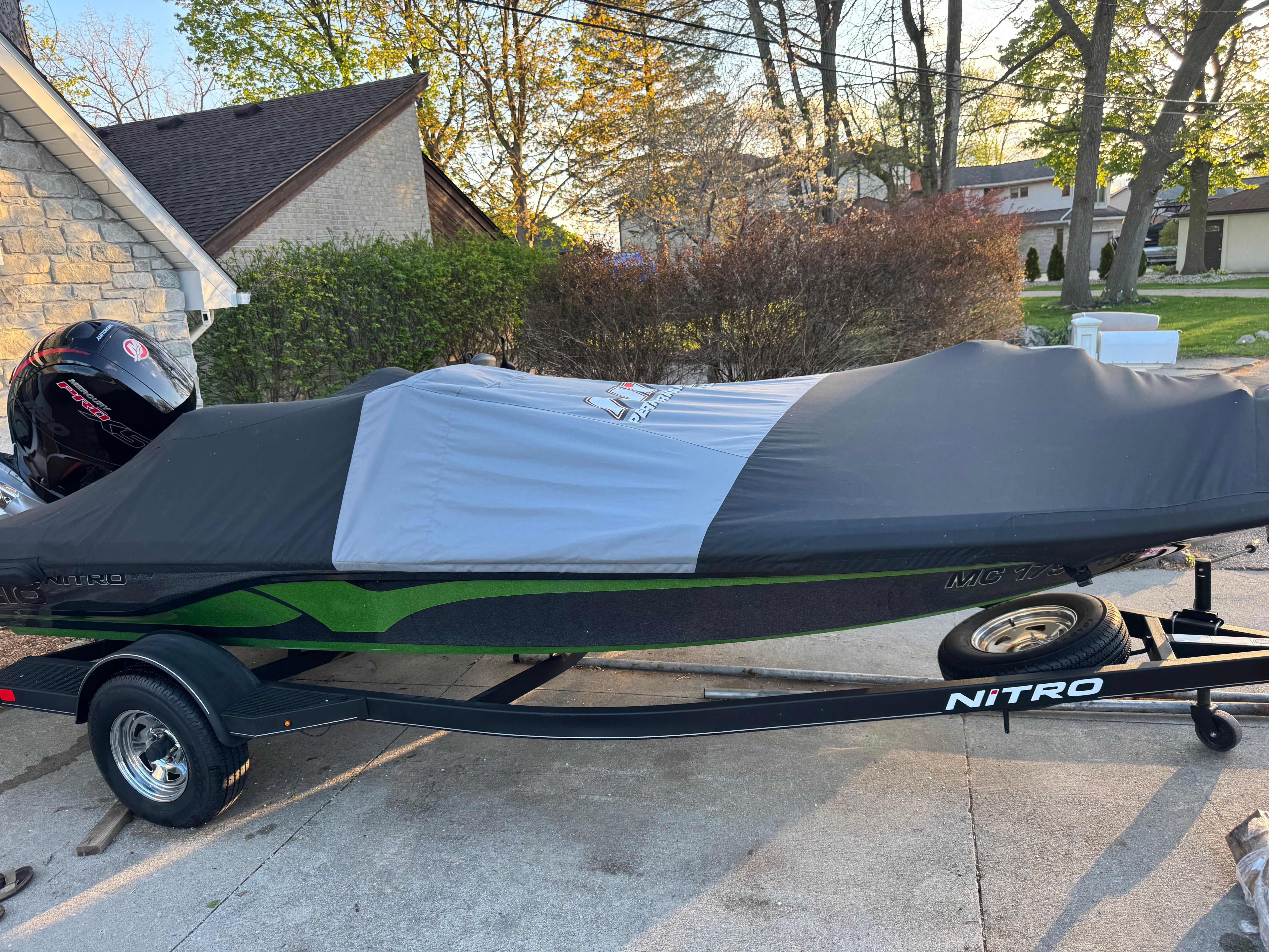 2022 Tracker Nitro - 13
