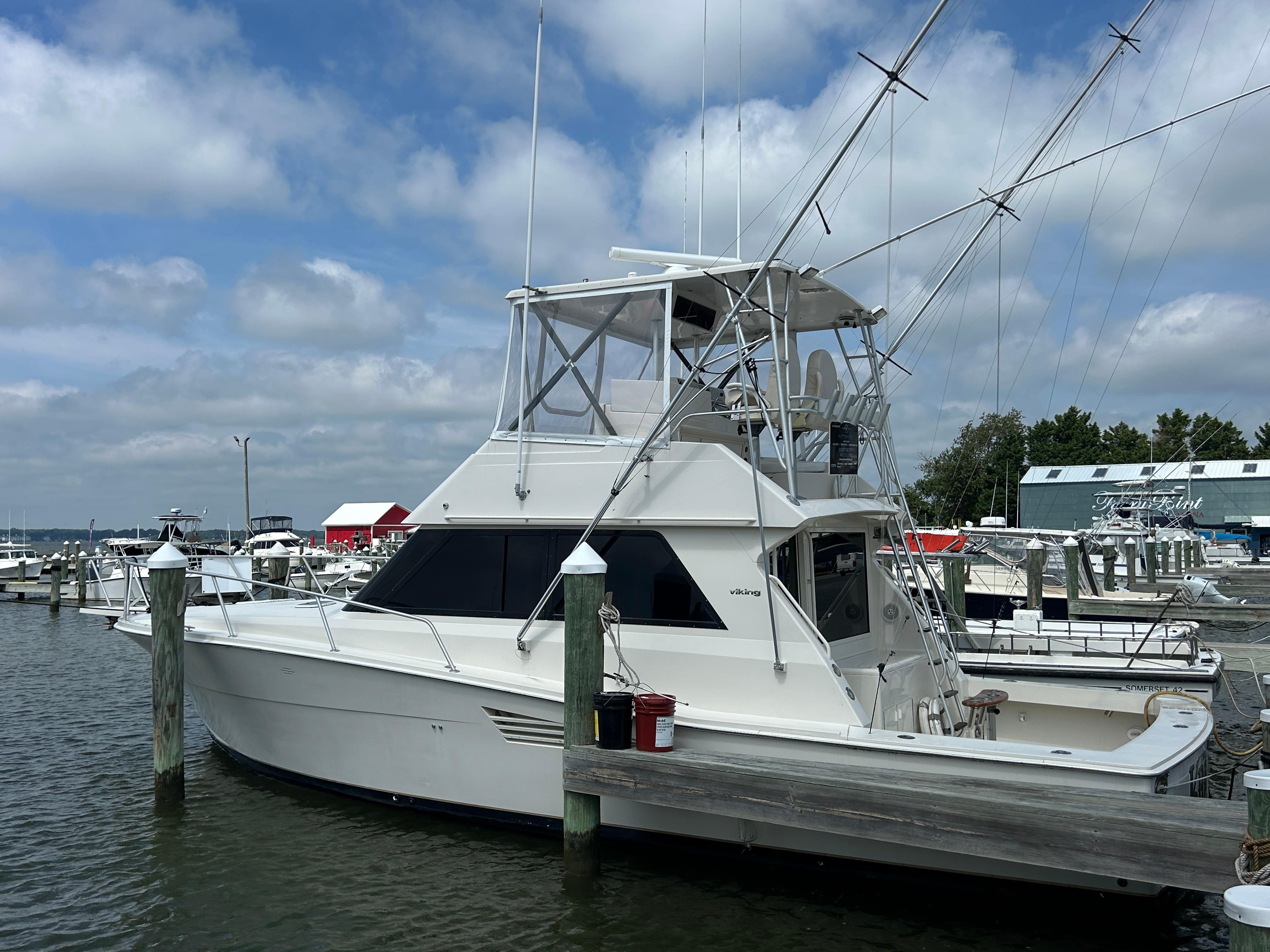 1990 Viking 38 Convertible