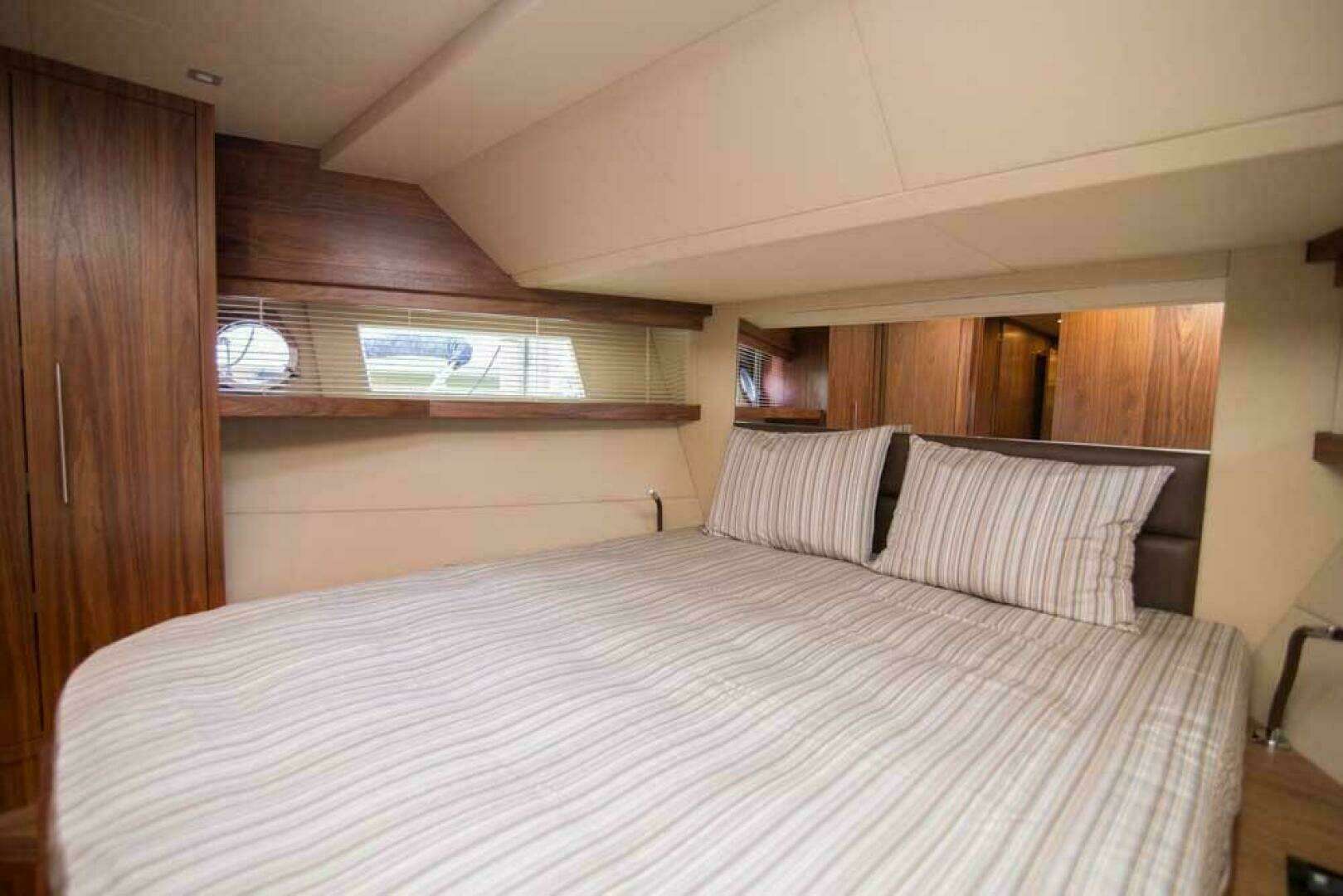 2019 Sundeck Yachts 580 Sport - Image 38