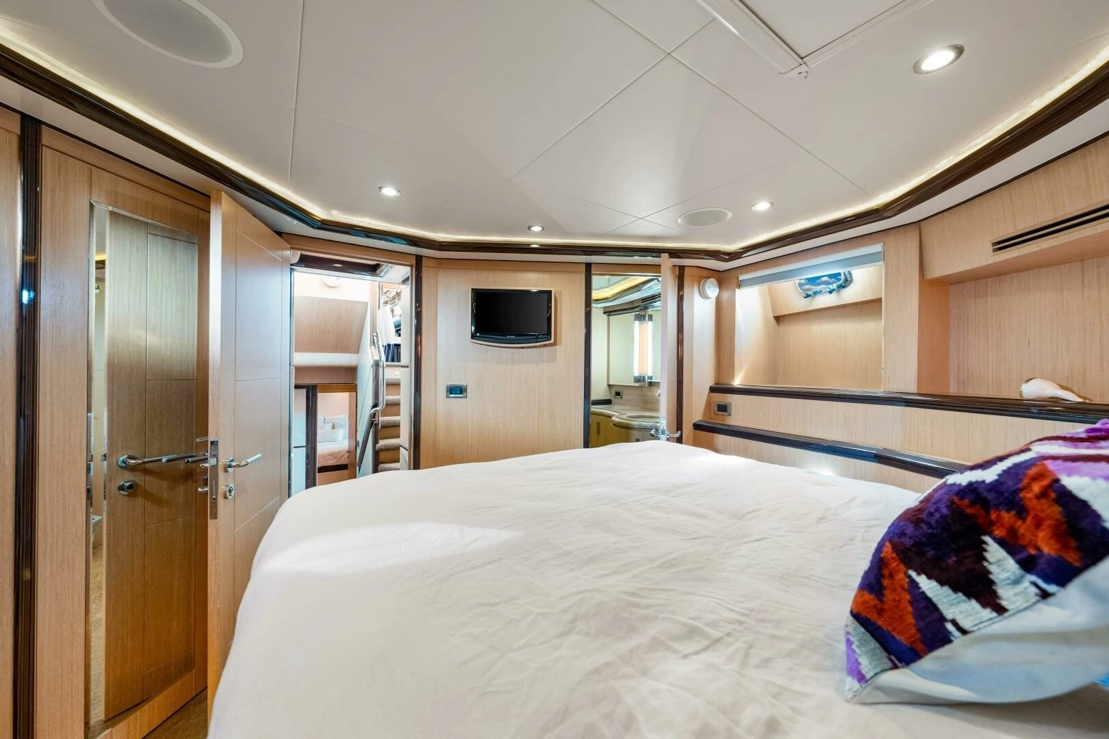 2010 Ocean Alexander 83 Motor Yacht - Image 37