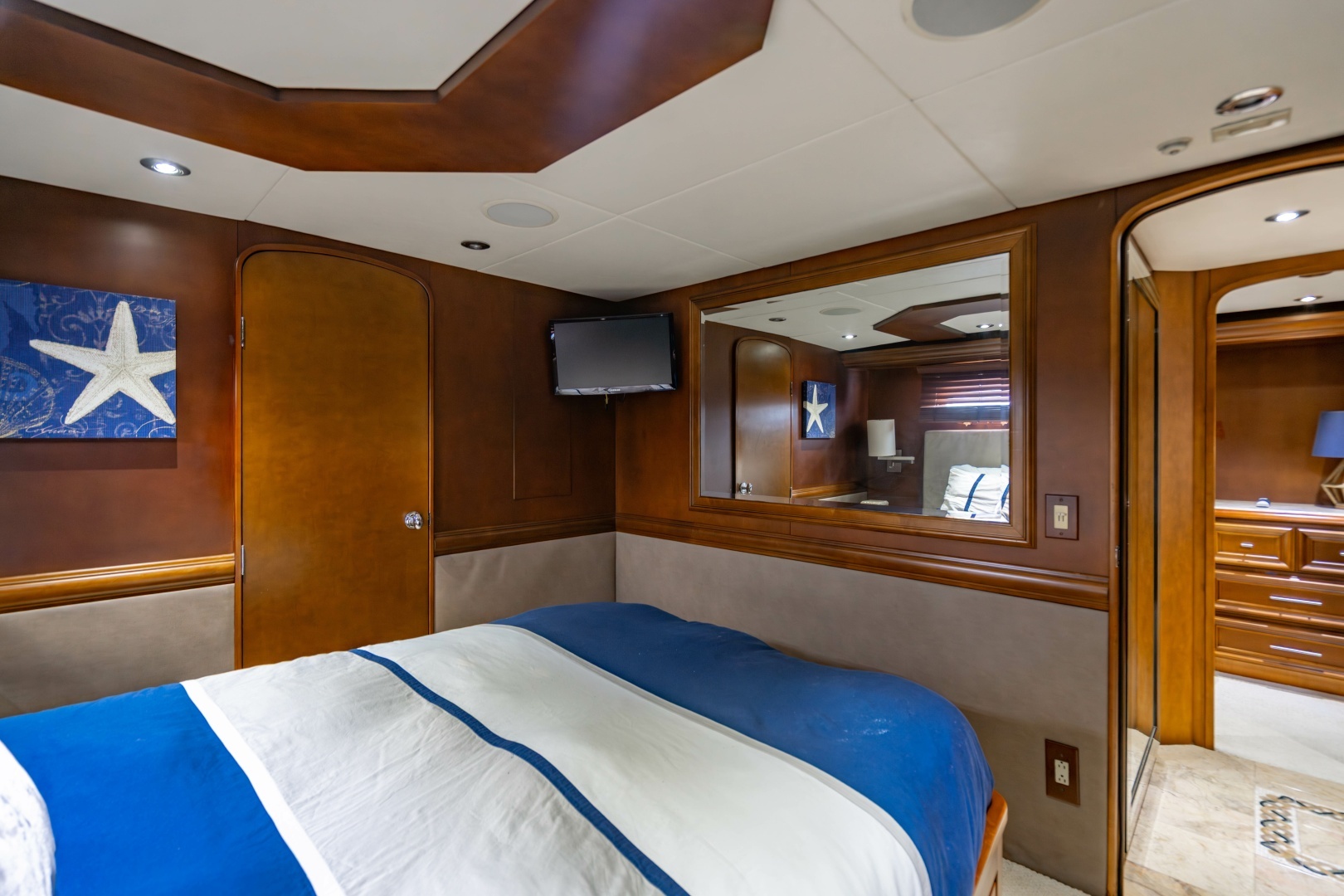 2006 Broward Raised Pilothouse - Image 23