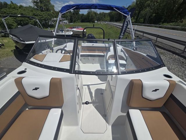2026 Starcraft SVX OB 190 DC OB w/140hp and Trailer - 30