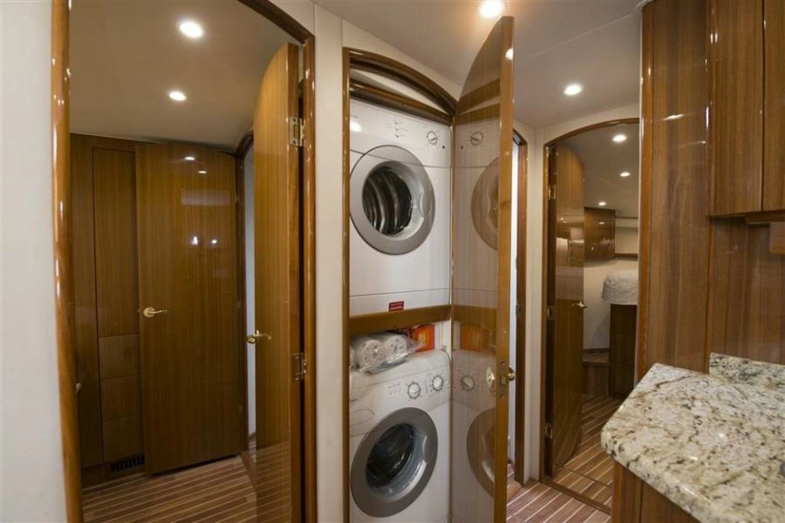 2008 Viking 52 Sport Coupe - Image 10