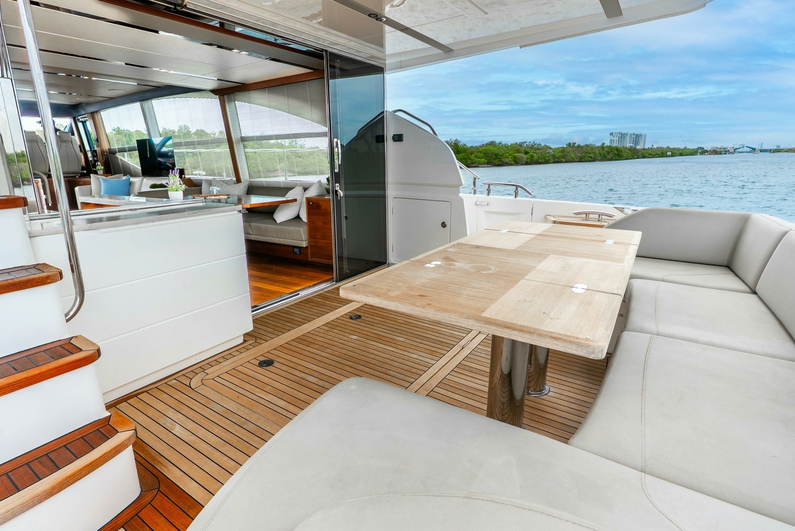 2018 Princess Yachts — - Image 13