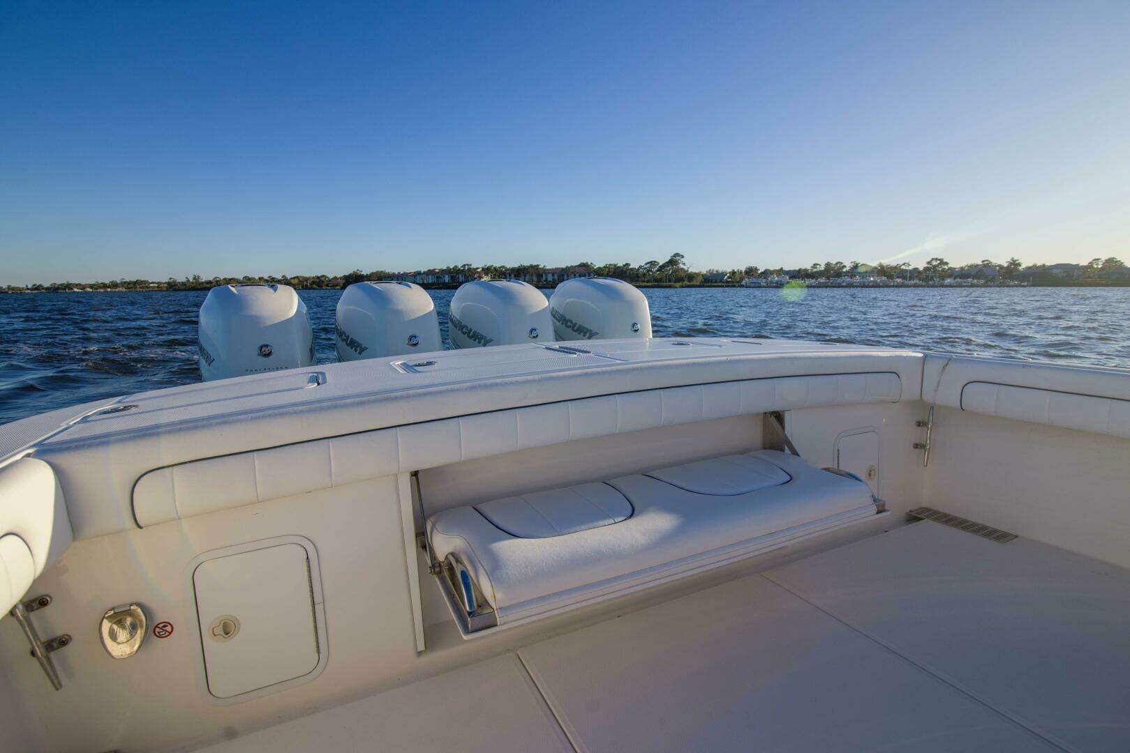 2016 Regulator 41 Center Console - Image 30