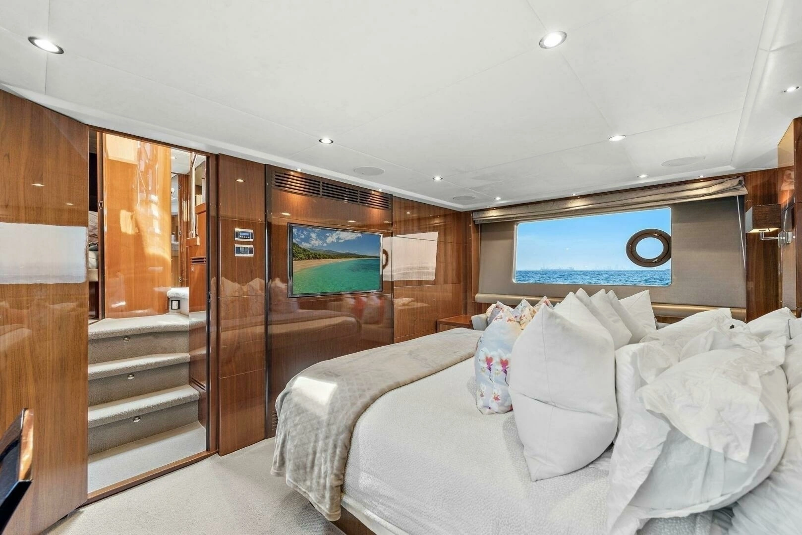 2015 Princess 72 Motoryacht - Image 29