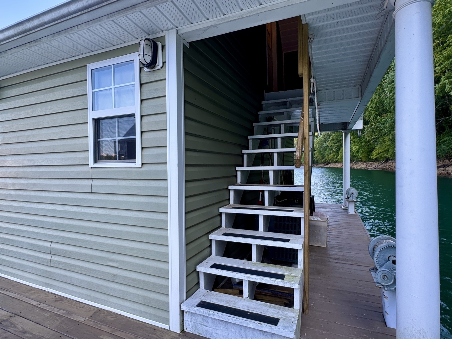 2006 Custom 20 x 43 Floating Cabin - Approx 812sqft - Image 65