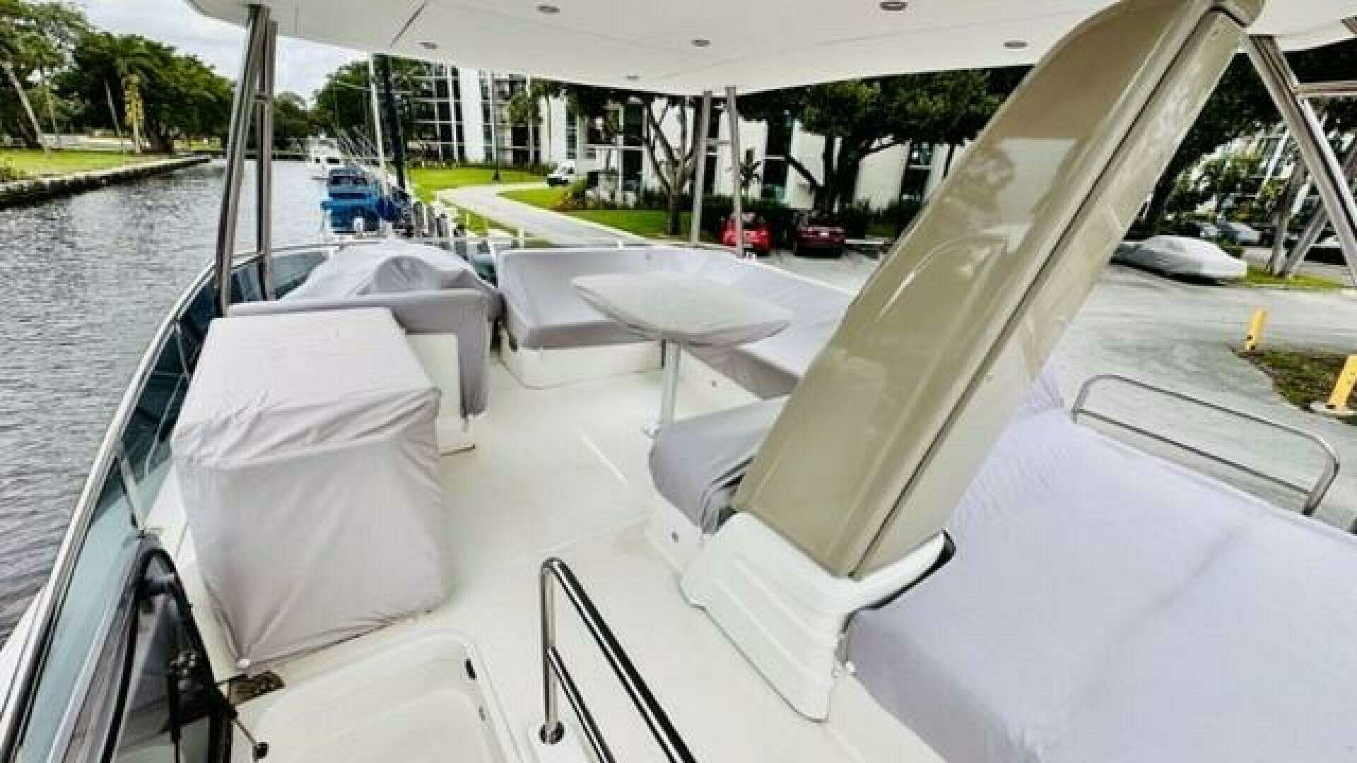 2022 Greenline 48 Diesel Flybridge with Hardtop - Image 22