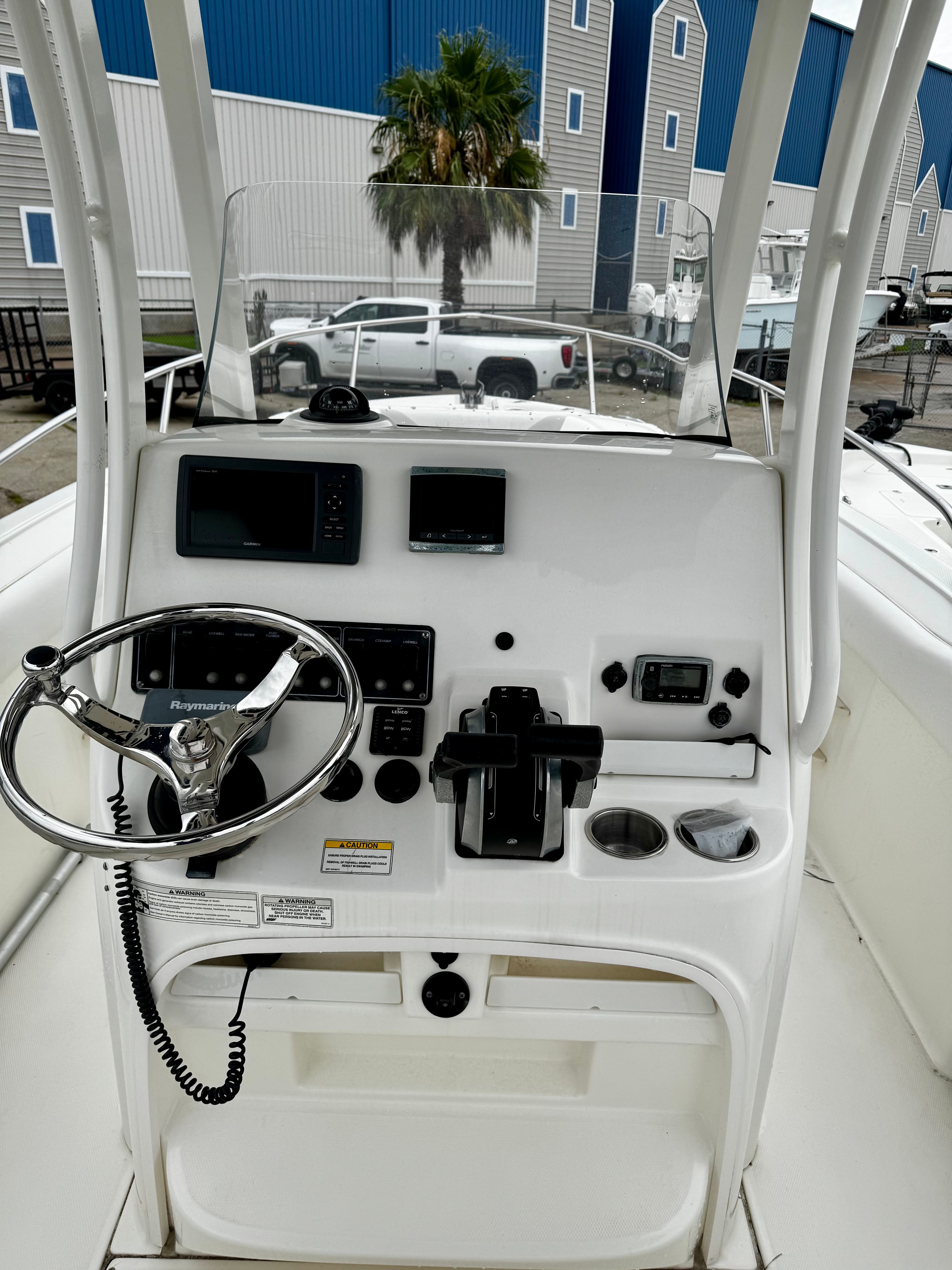 2016 Boston Whaler 220 Outrage - 8