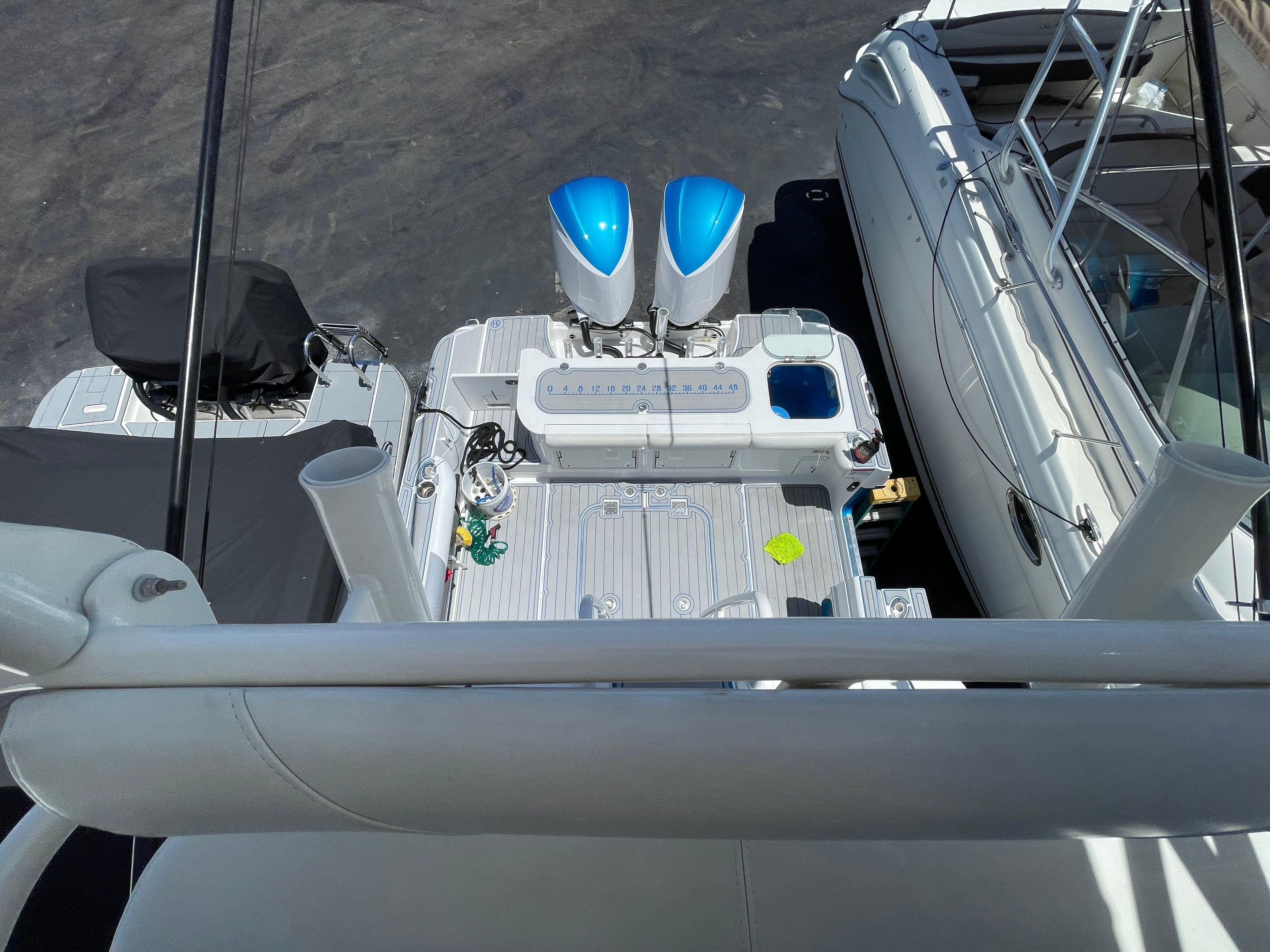 2017 Everglades 325 Center Console - 75