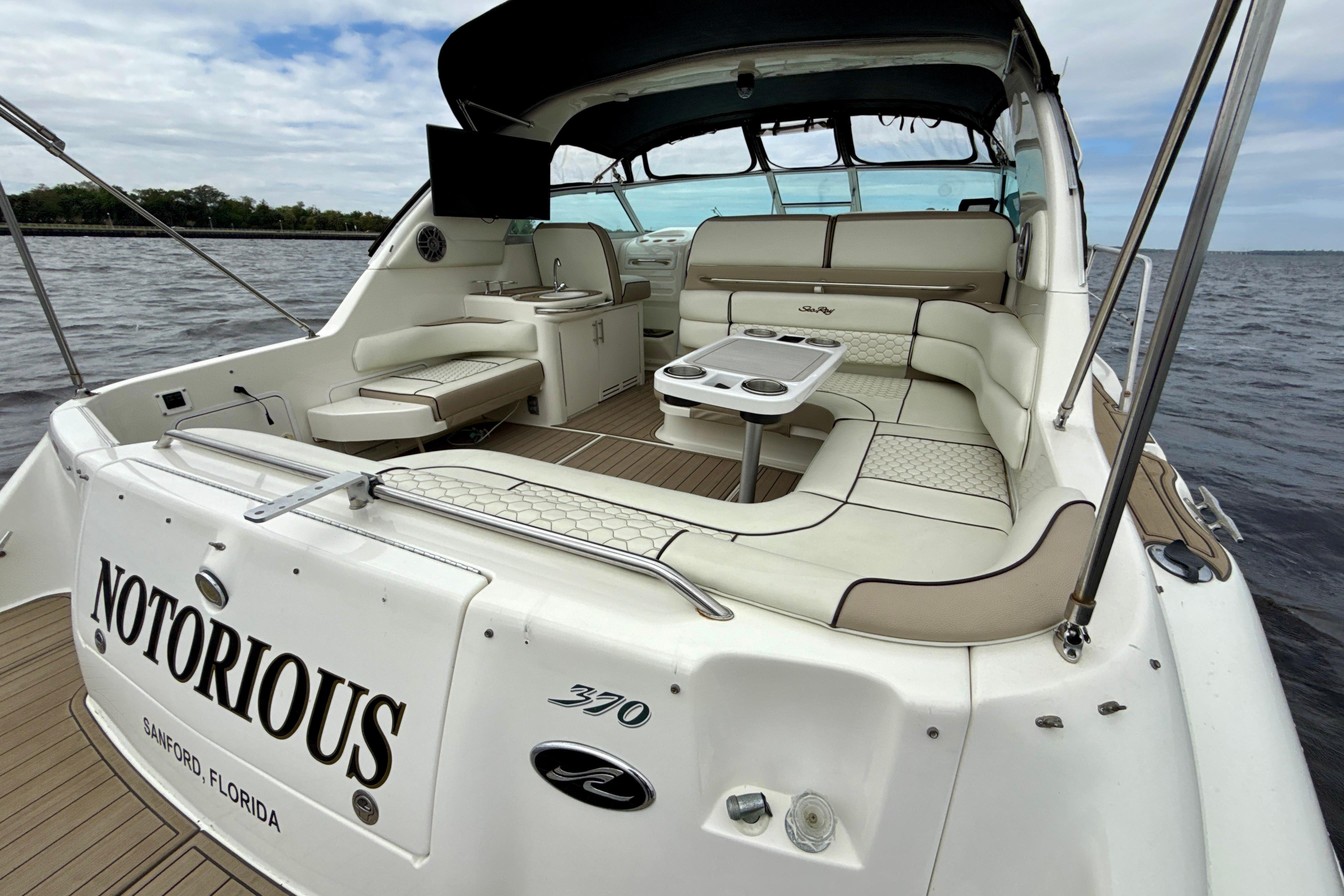 1995 Sea Ray Sundancer 370