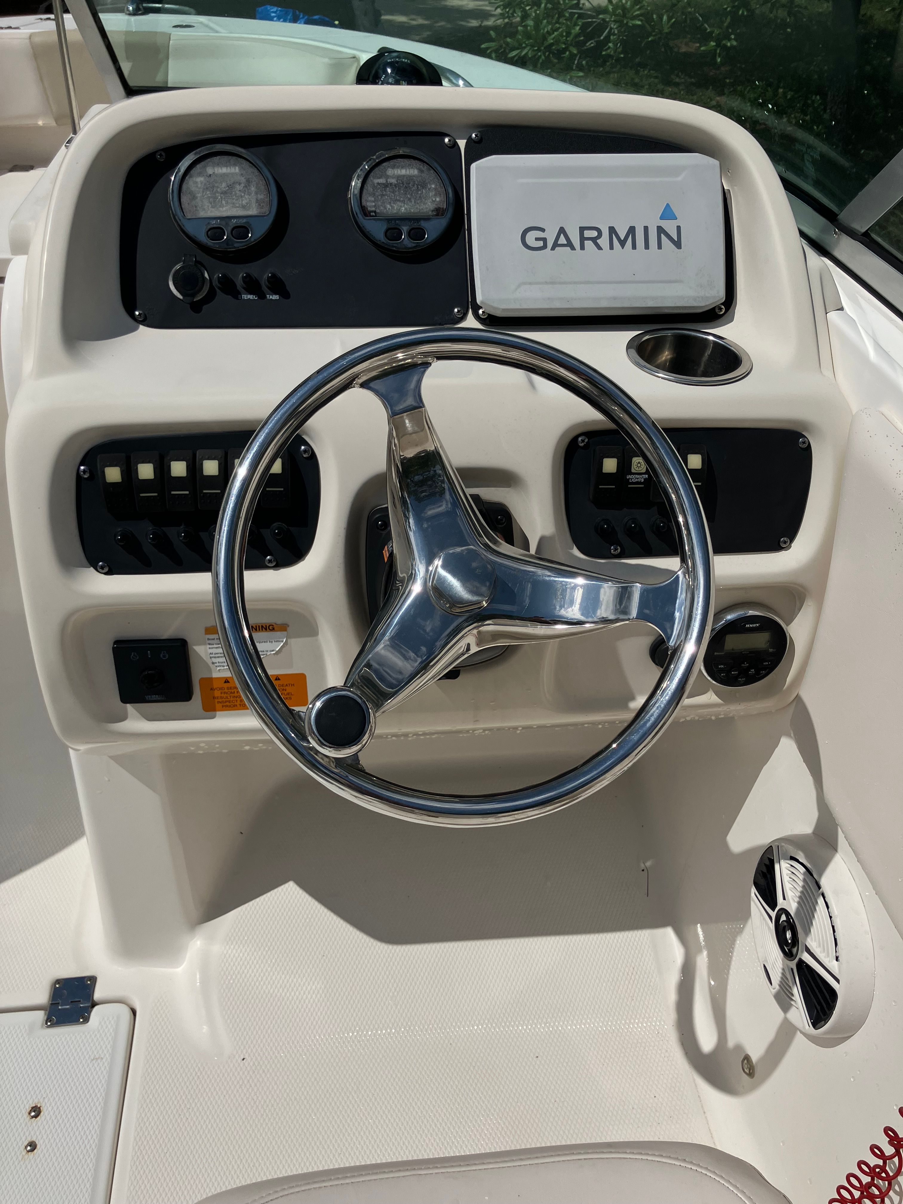 2017 Robalo R207 Dual Console - 5