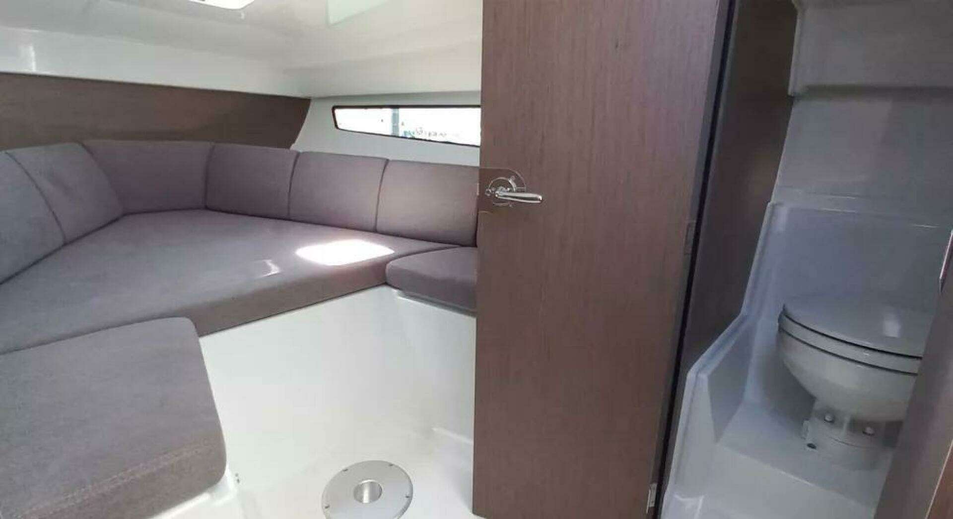 2026 Beneteau Flyer 8 SUNdeck - Image 4