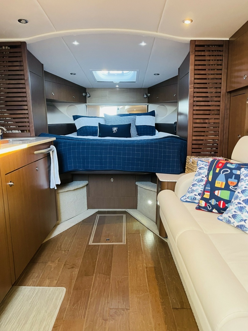 2017 Sea Ray Sundancer 370 - Image 18