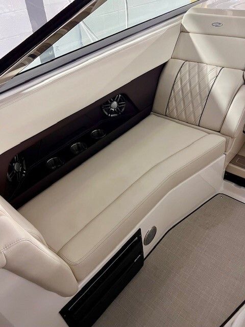 2024 REGAL 28 EXPRESS - Image 55
