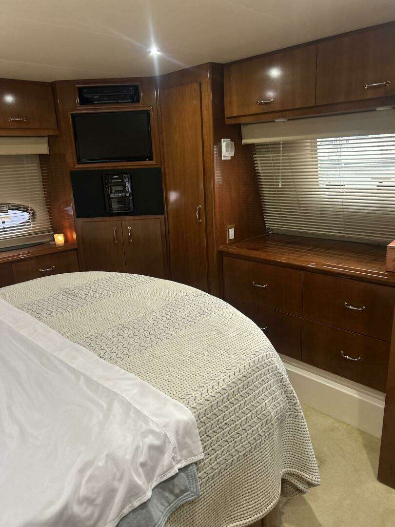 2003 Carver 466 Motor Yacht - Image 71