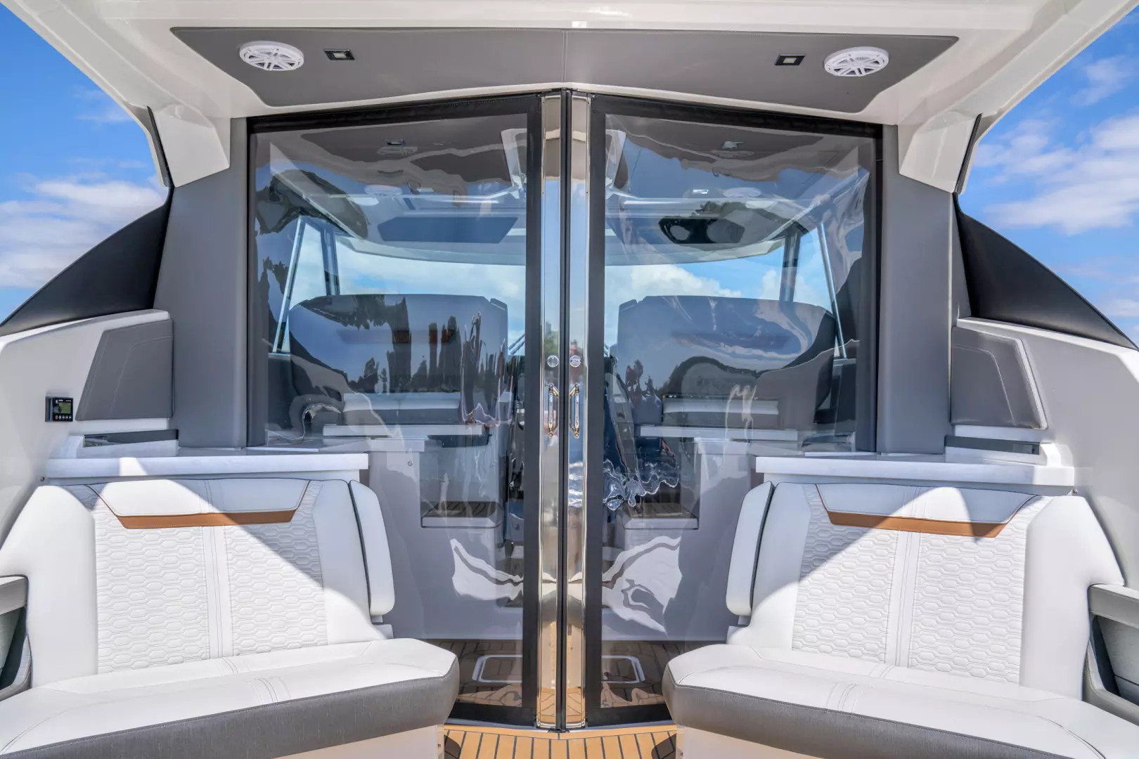 2021 Tiara Sport 43LE - Image 18