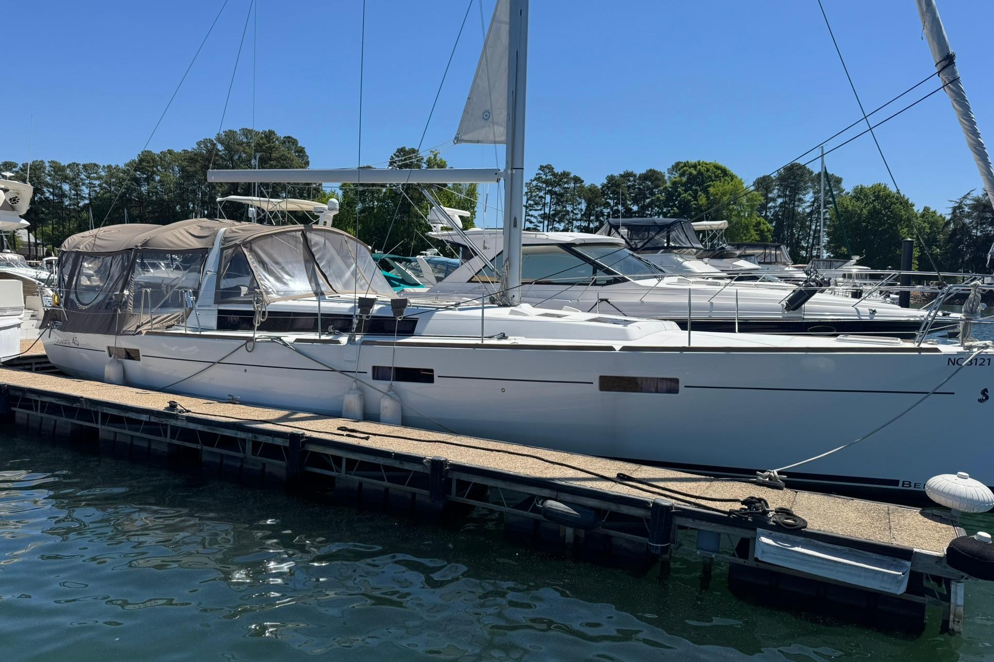 2014 Beneteau Oceanis 45