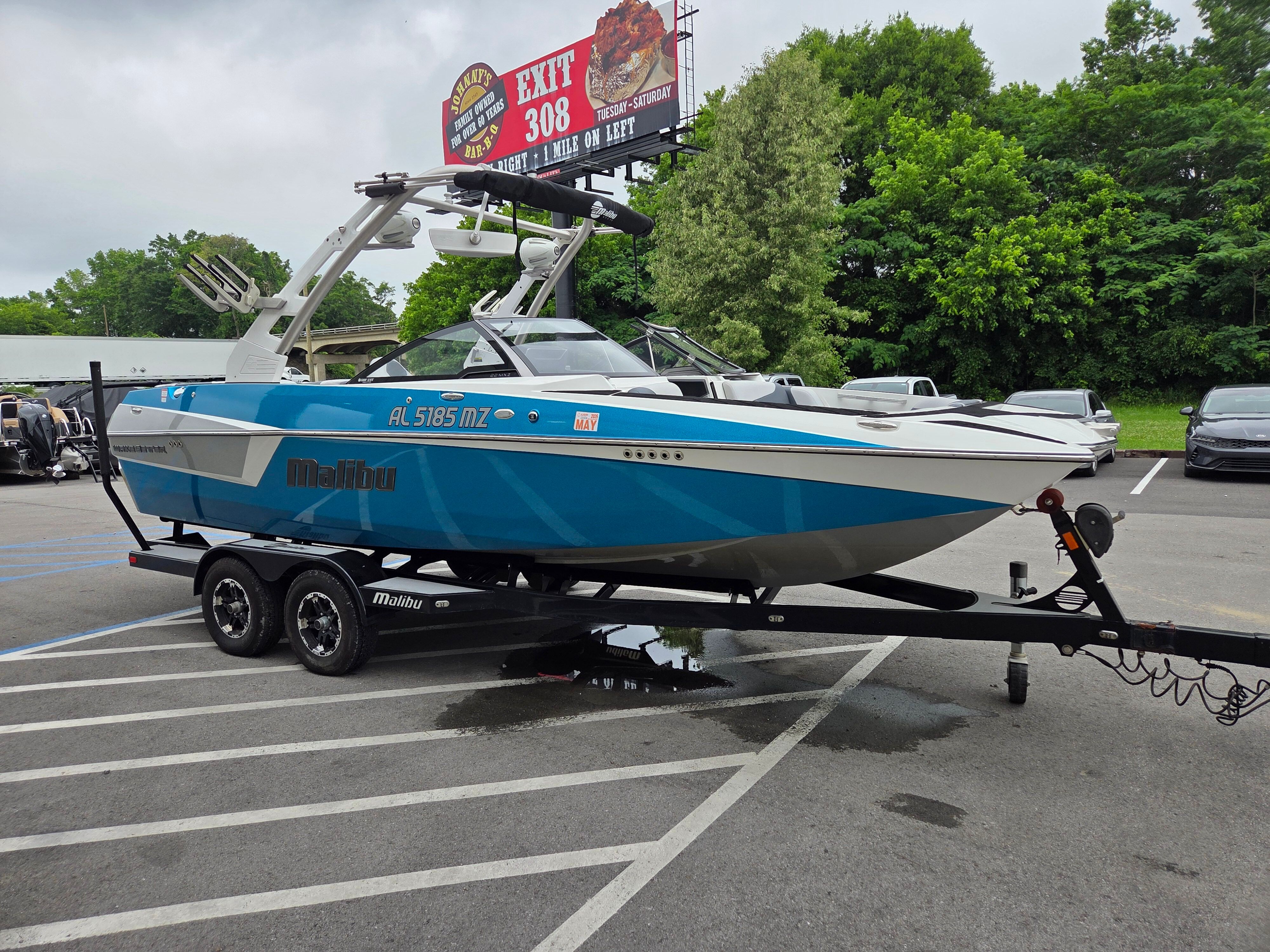2018 MALIBU 22 MXZ - Image 4