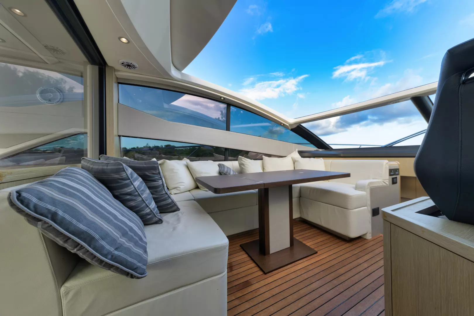 2017 Sunseeker Predator - Image 30