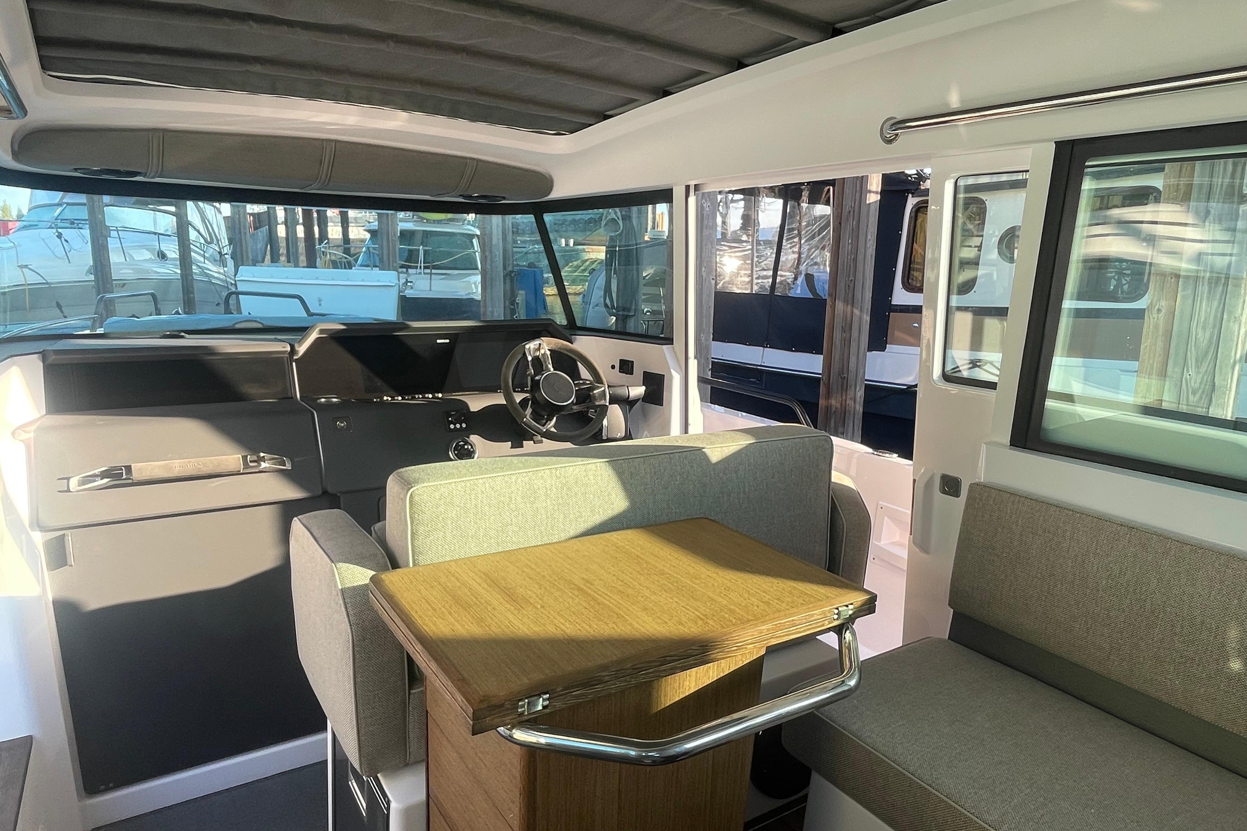 2023 Axopar 37 XC Cross Cabin
