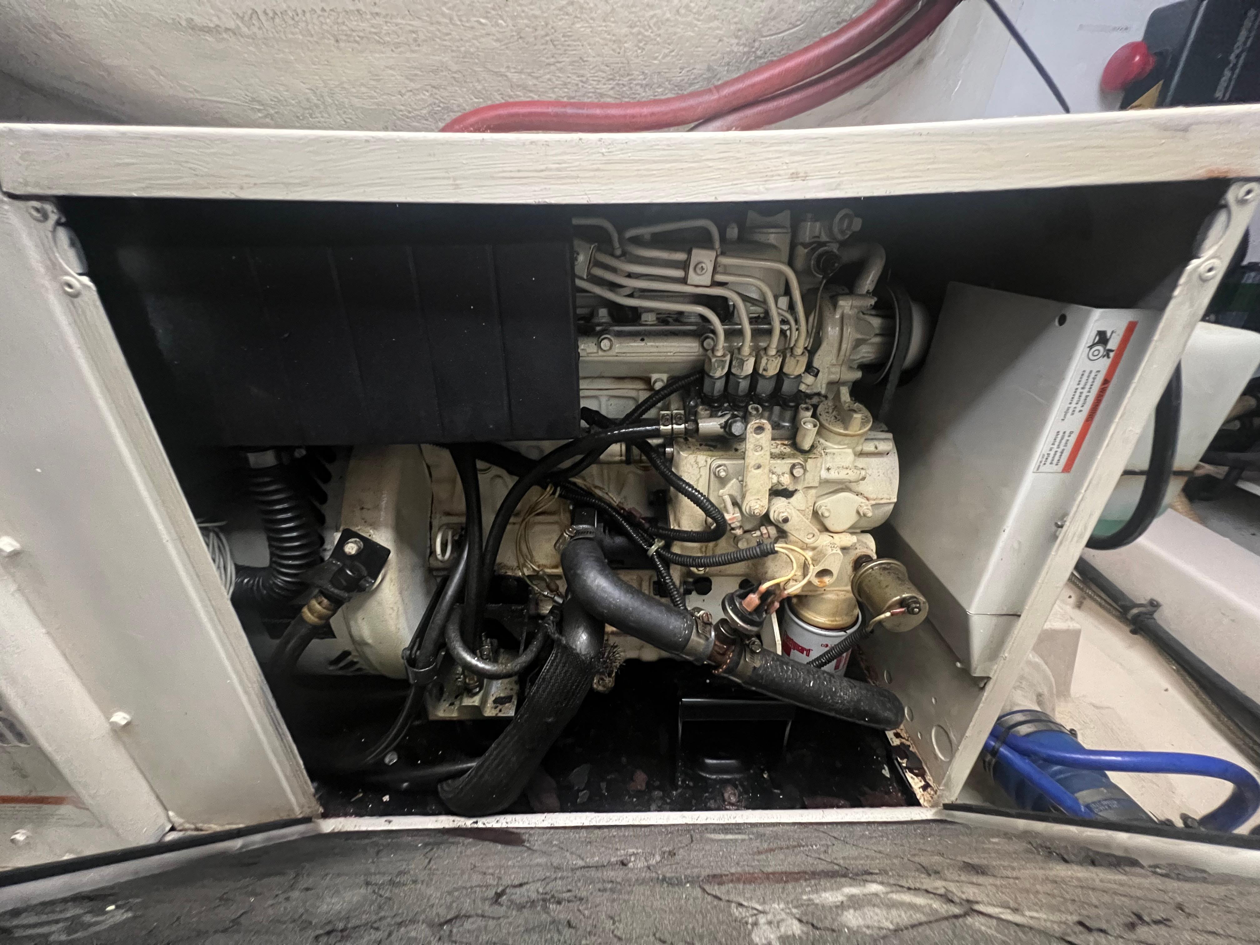 2008 Riviera 4700 Sport Yacht - 84