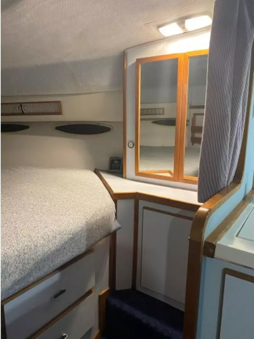 1988 Sea Ray 340 Express Cruiser - Image 23