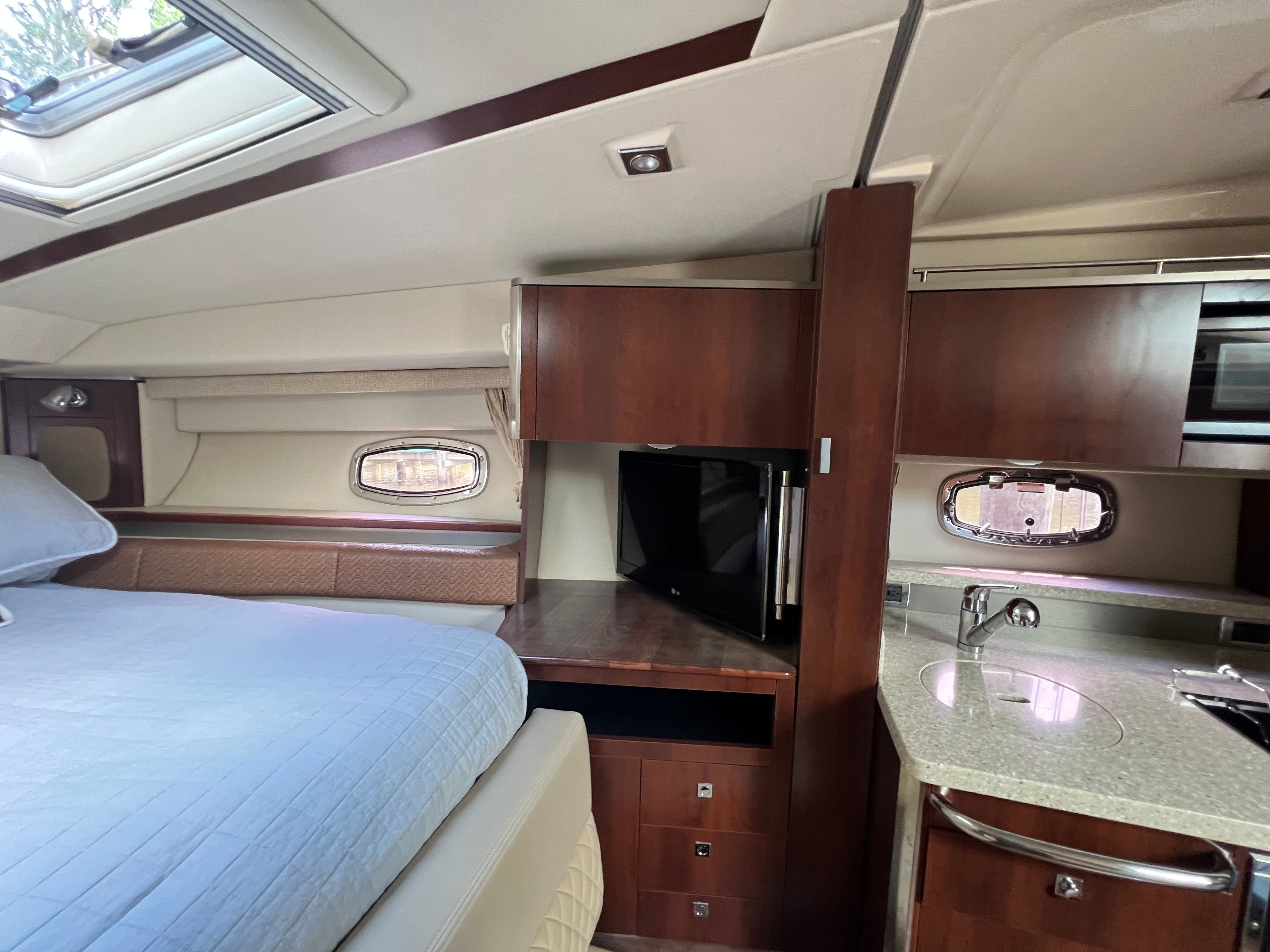 2013 Chaparral 330 Signature - 4