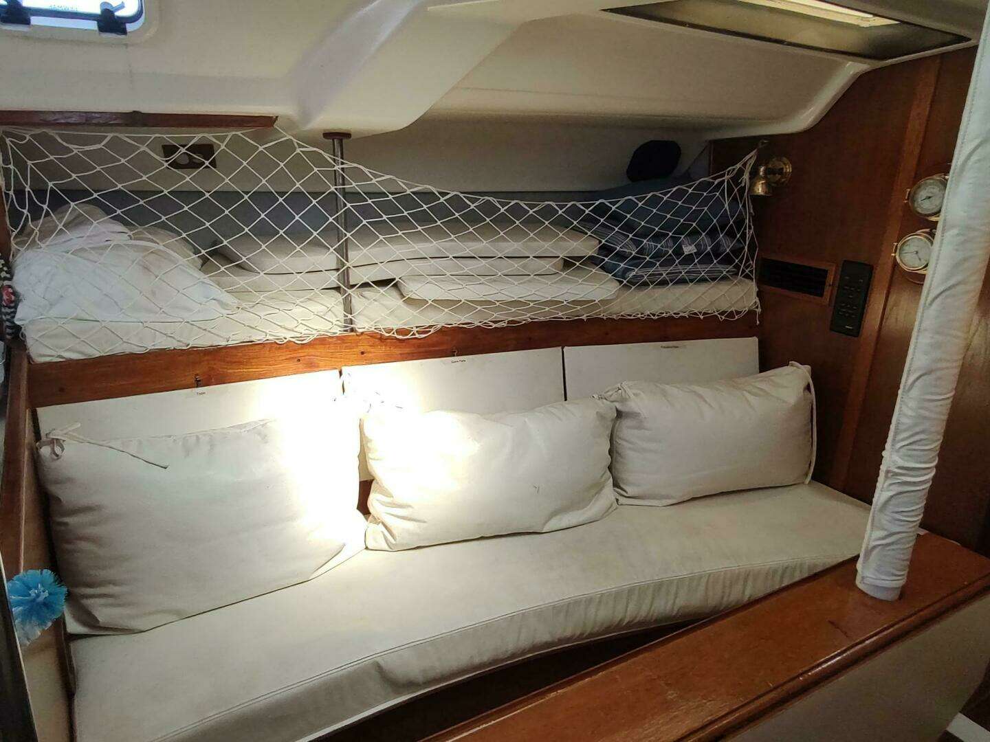 1987 Hunter 37 Legend - Image 44