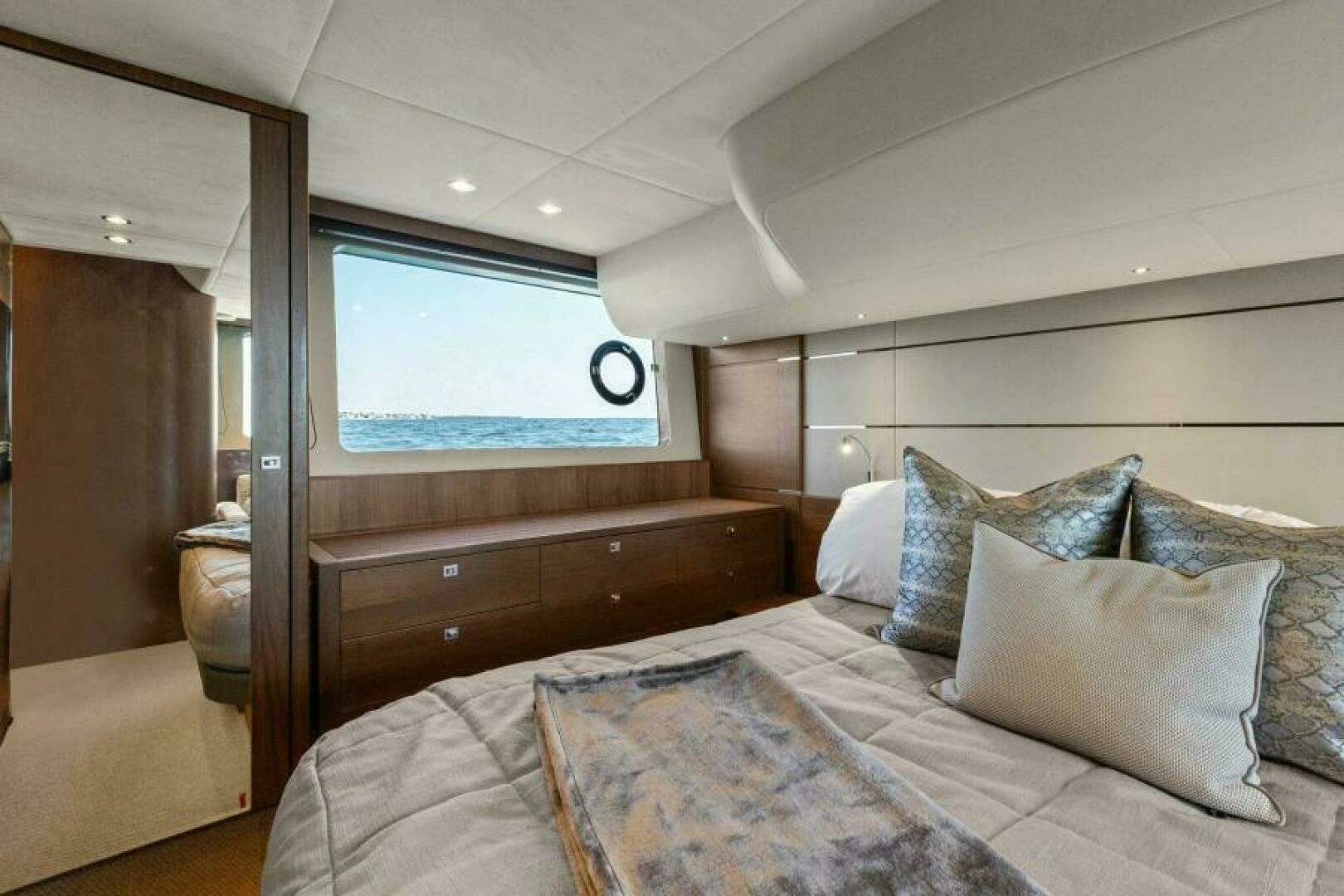 2016 Princess 60 Flybridge - Image 36