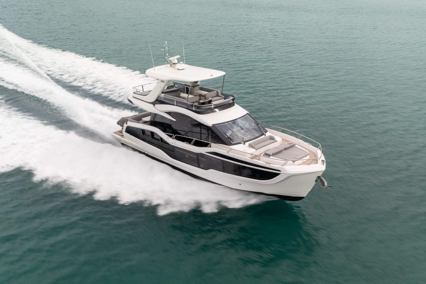 2025 Galeon 560 FLY - Image 13