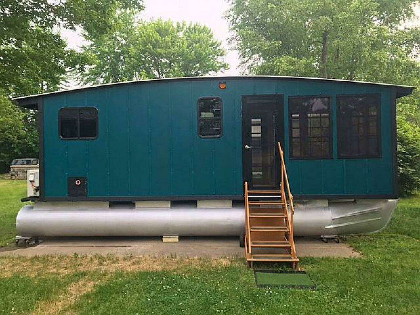 2023 Custom 25 Hadlee Houseboat - Image 7