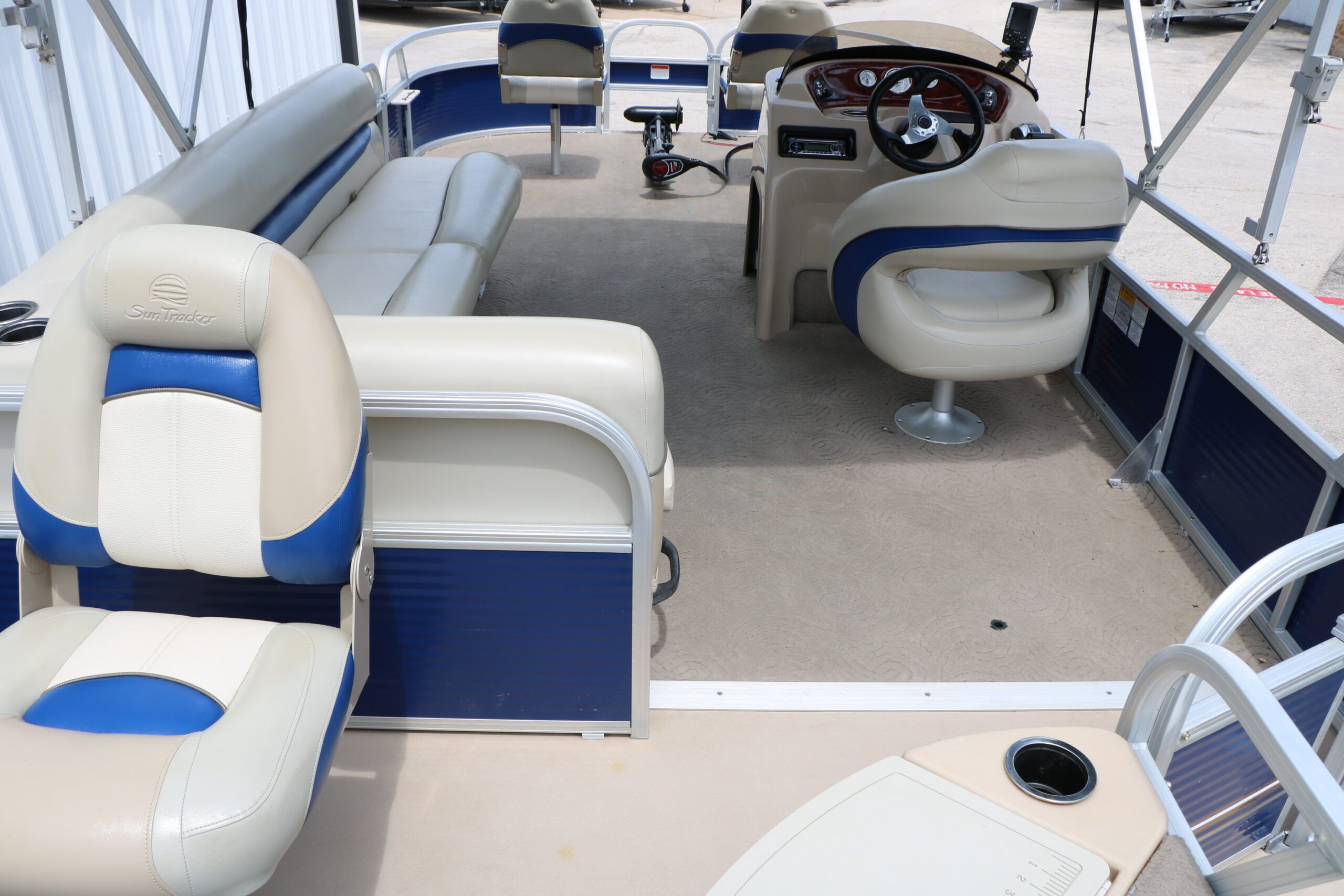 2013 Sun Tracker Fishing Barge 20 DLX - 25