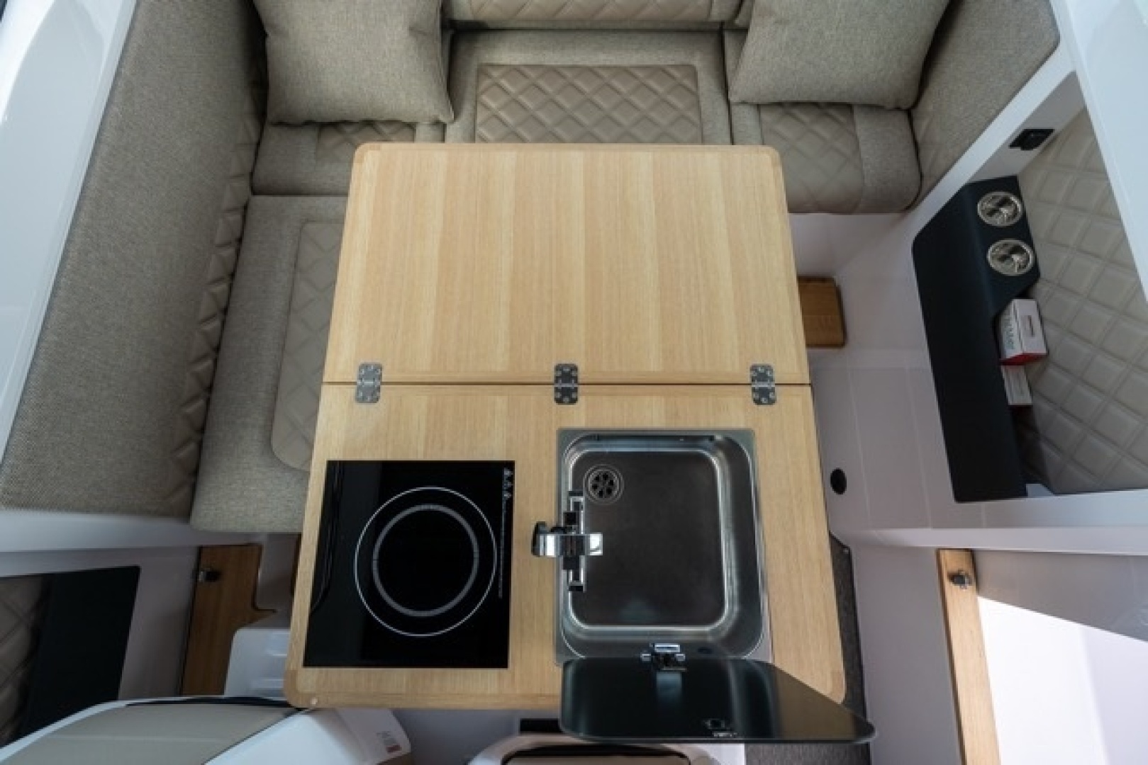 2026 Axopar Axopar 37 XC - Image 31