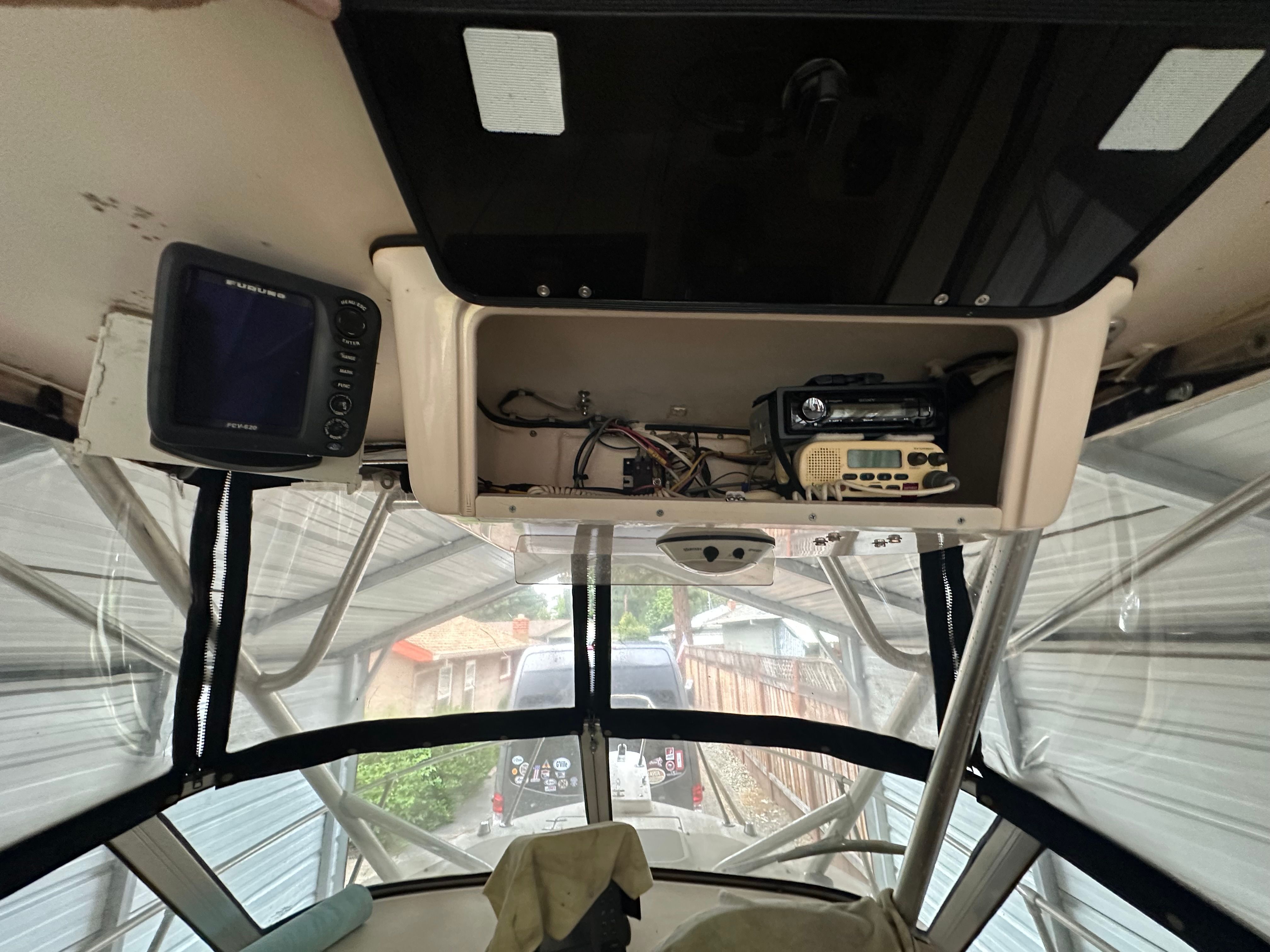 1997 Grady-White Adventure 208 - 8